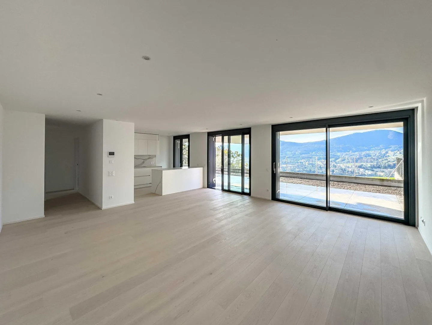 Nuovo ed esclusivo 4.5 locali con giardino e vista lago a Mont - Foto 3 di 9