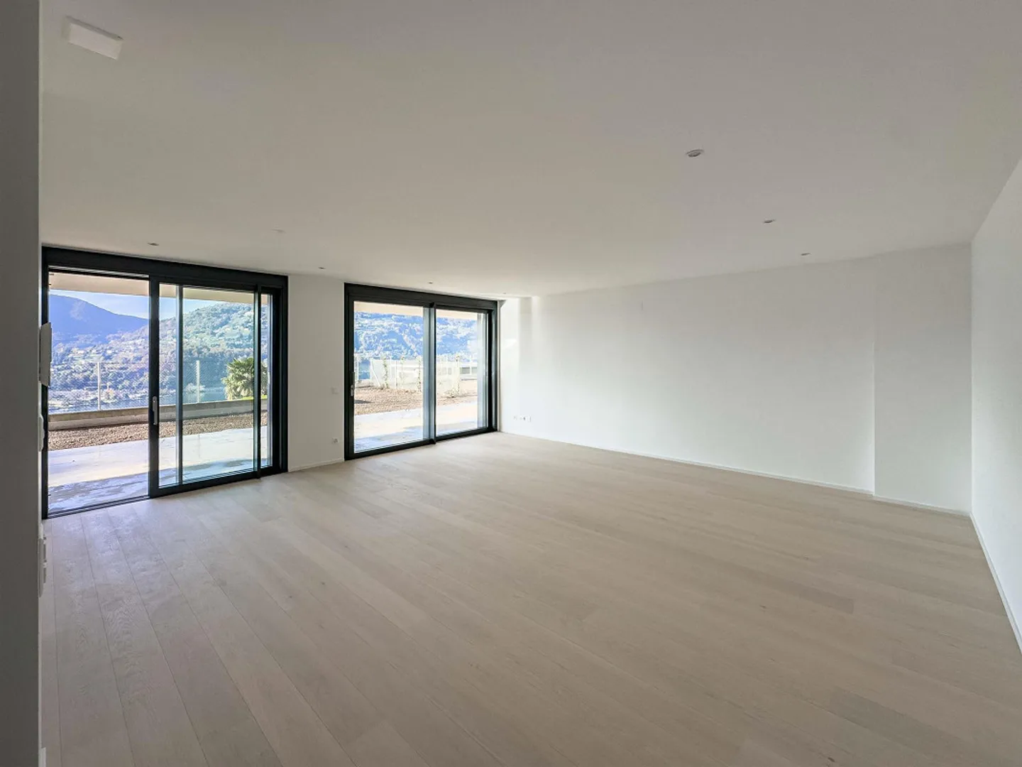 Nuovo ed esclusivo 4.5 locali con giardino e vista lago a Mont - Foto 4 di 9
