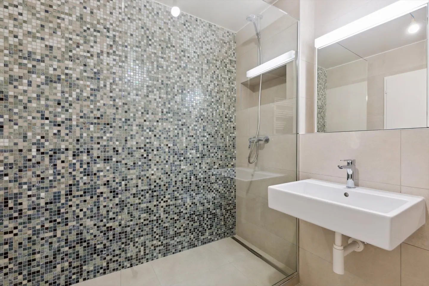 Un appartamento di alta classe a due passi dalla stazione - Foto 8 di 11