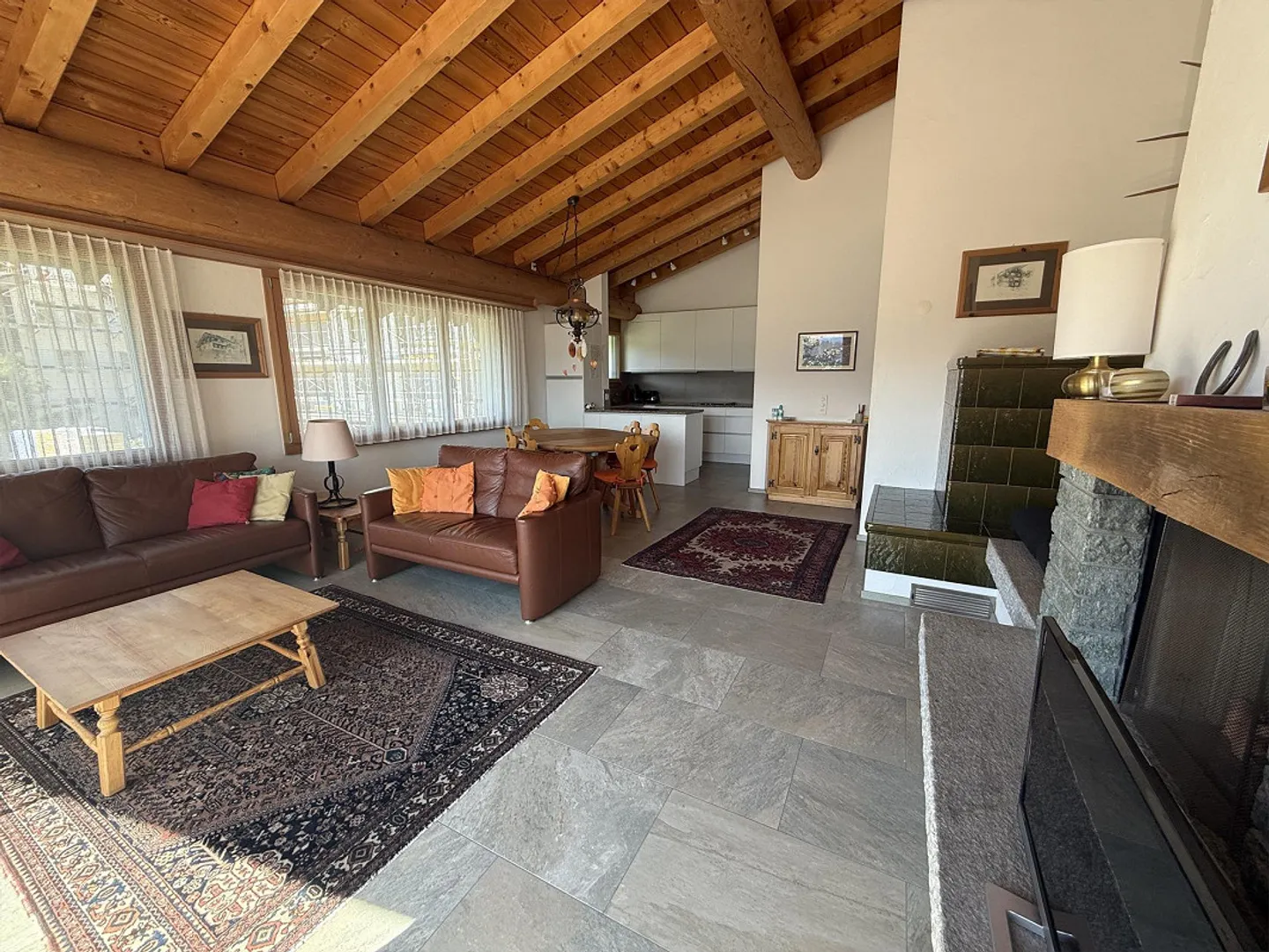 Beautiful 4.5-room attic apartment in Flims – furnished from December 1, 2026 - Photo 2 of 7