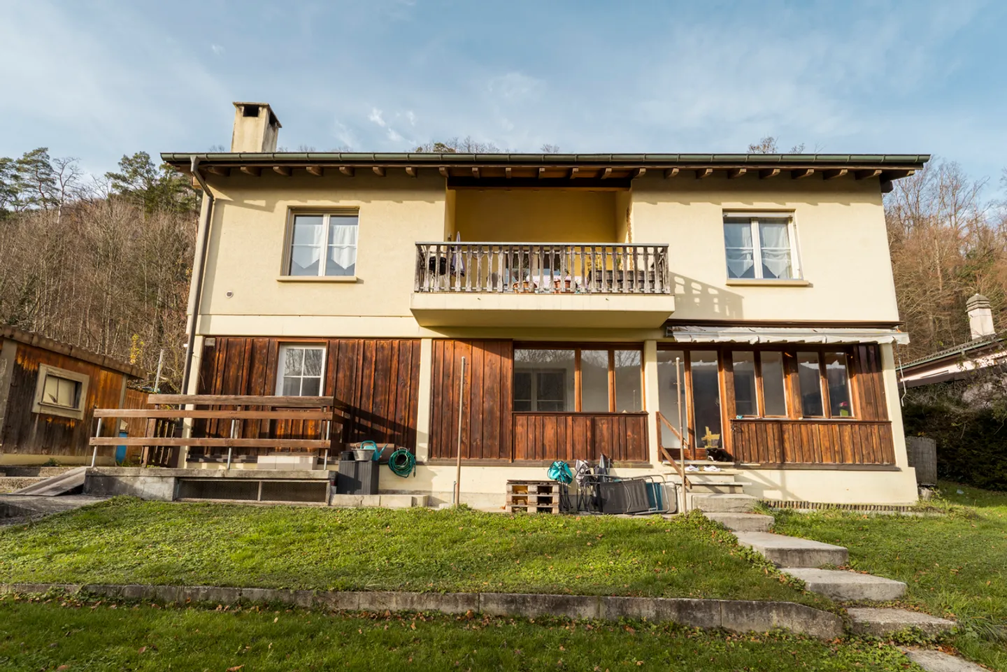 Villa with 2 apartments and open view - Photo 2 of 23