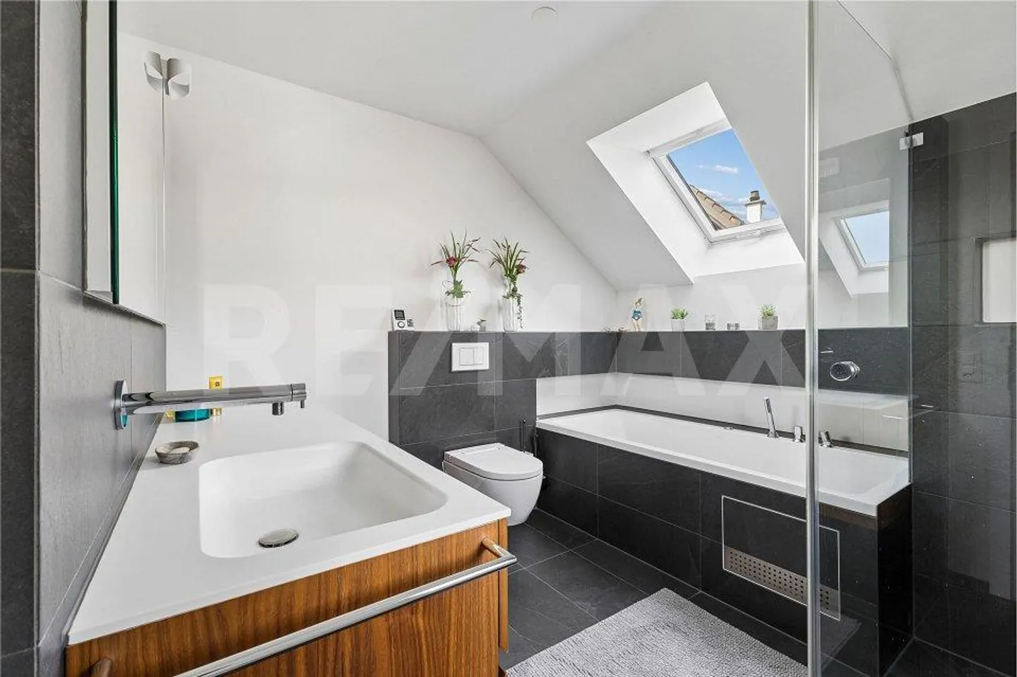 Maison individuelle bien entretenue avec une atmosphère de vie accueillante - Photo 6 sur 13