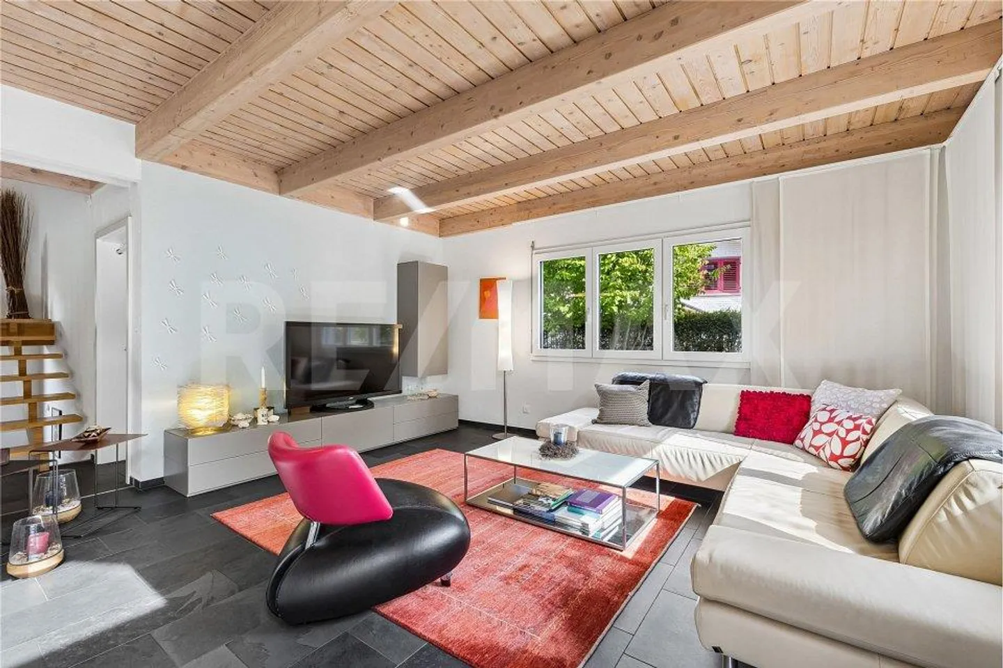 Maison individuelle bien entretenue avec une atmosphère de vie accueillante - Photo 8 sur 13
