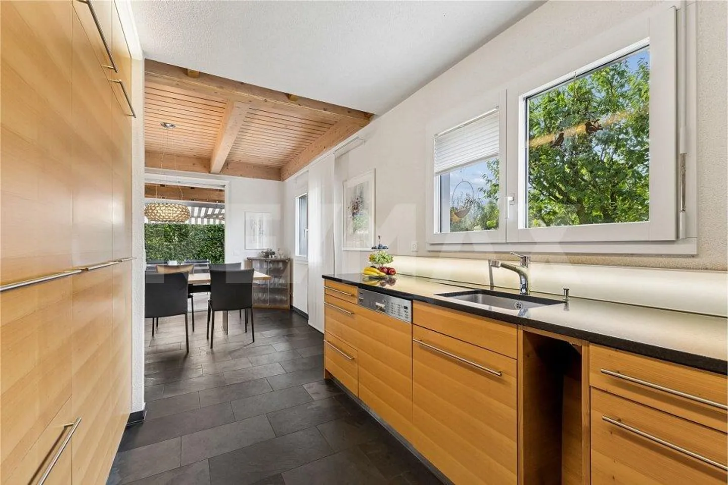 Maison individuelle bien entretenue avec une atmosphère de vie accueillante - Photo 10 sur 13