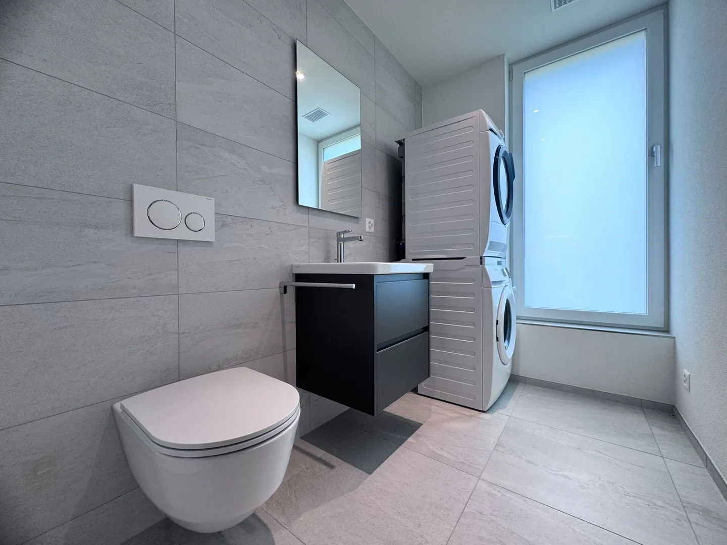 Modern 4.5-room apartment, 1st floor, with loggia and winter garden - Photo 3 of 11