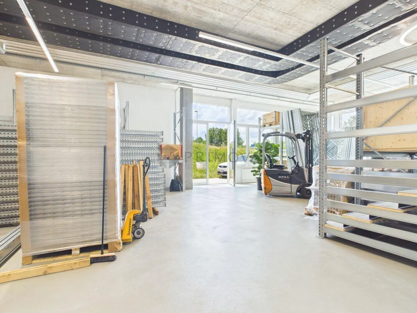 Viel Platz für deine Visionen: Neuwertiger Allrounder-Raum im Herze... - Foto 4 di 7