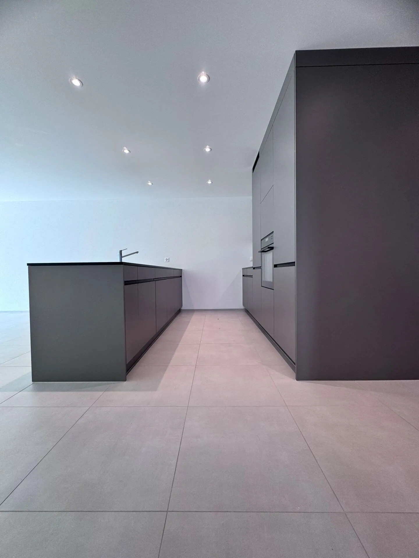 Modern 4.5-room apartment, 1st floor, with loggia and winter garden - Photo 4 of 11