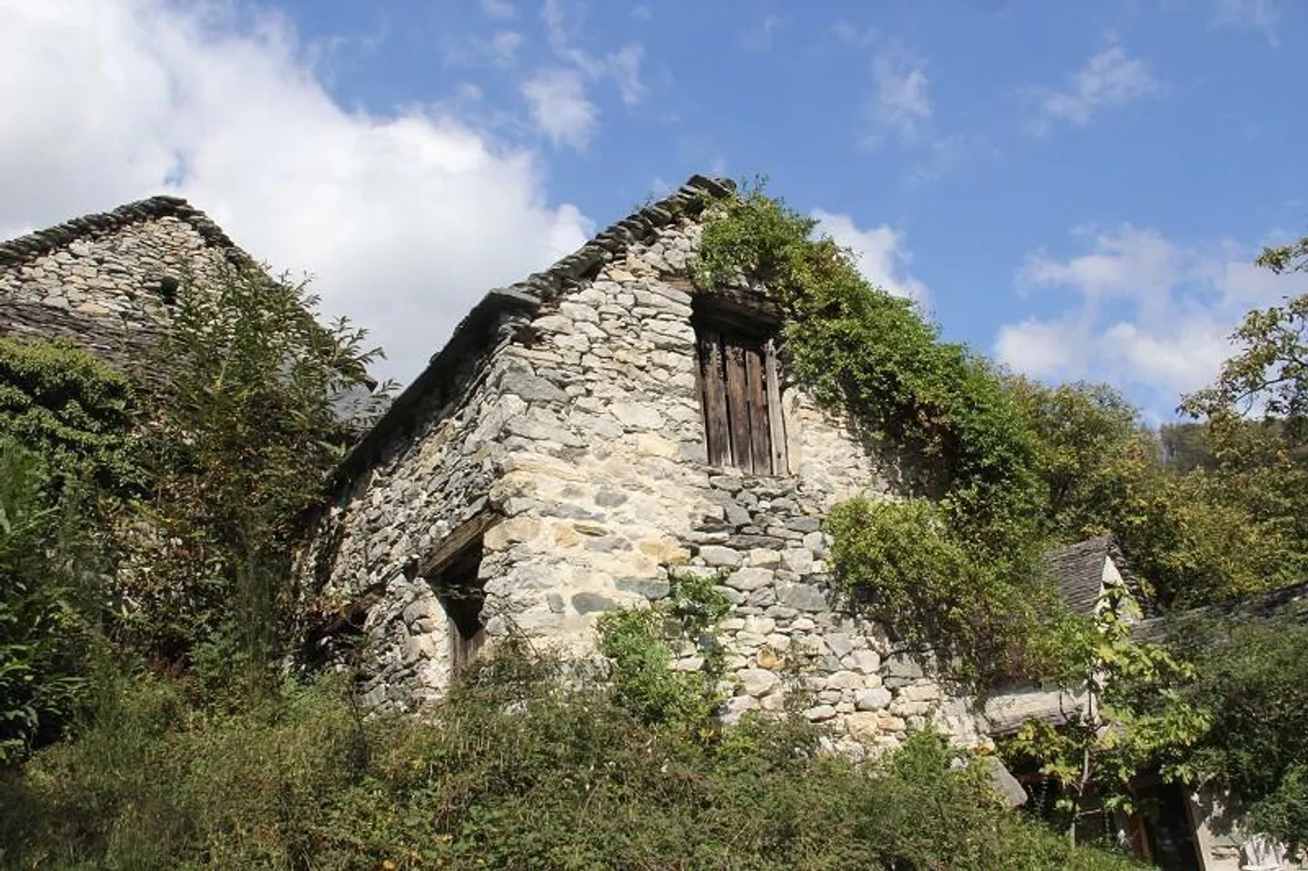 3 Rustici da ristrutturare con vista meravigliosa - Foto 6 di 12