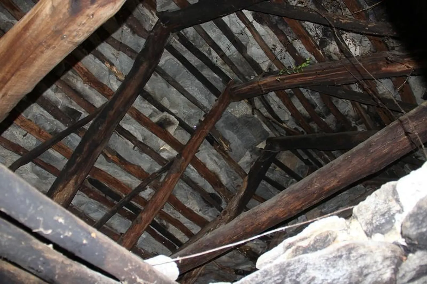 3 Rustici da ristrutturare con vista meravigliosa - Foto 7 di 12