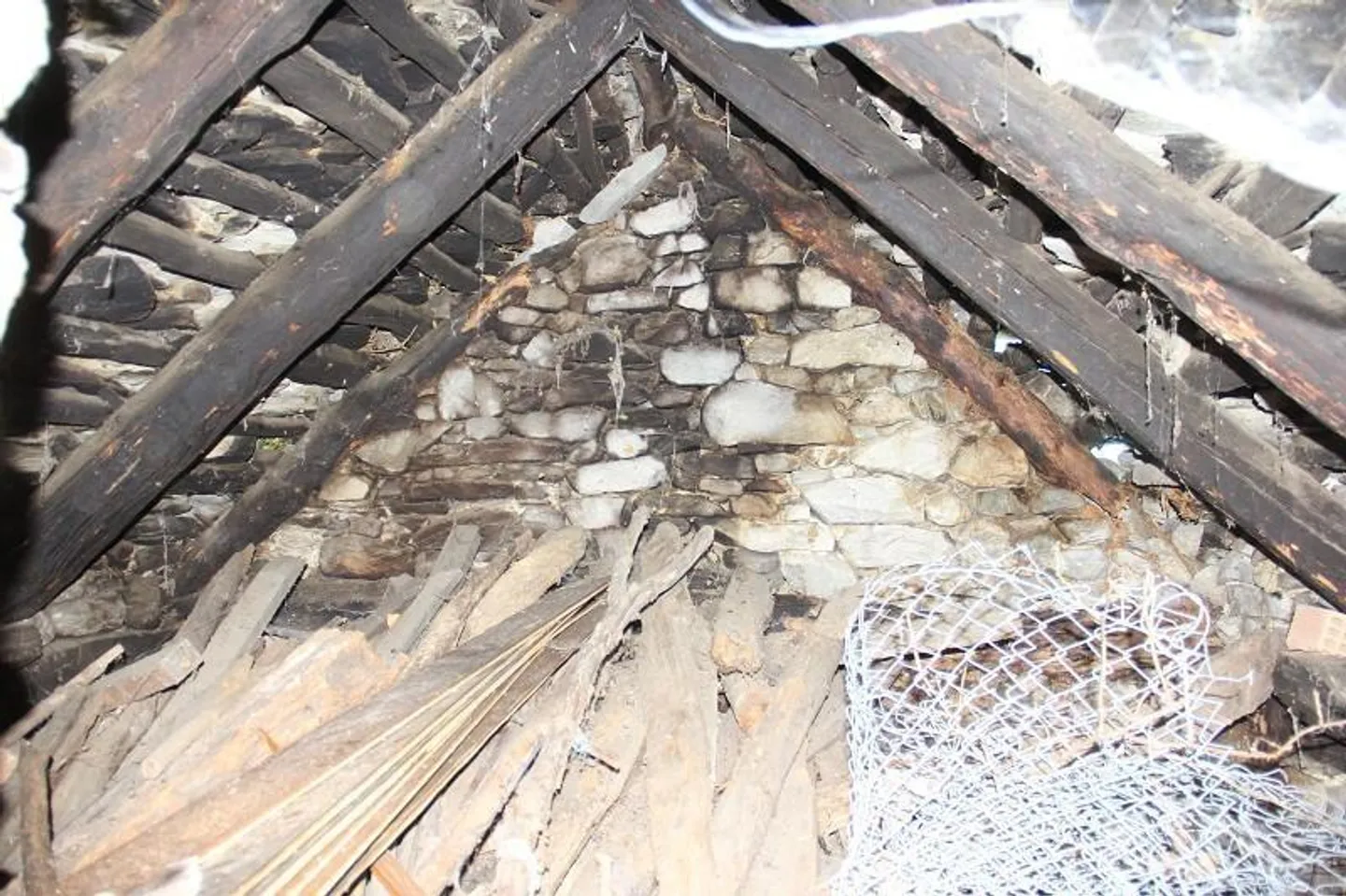 3 Rustici da ristrutturare con vista meravigliosa - Foto 12 di 12