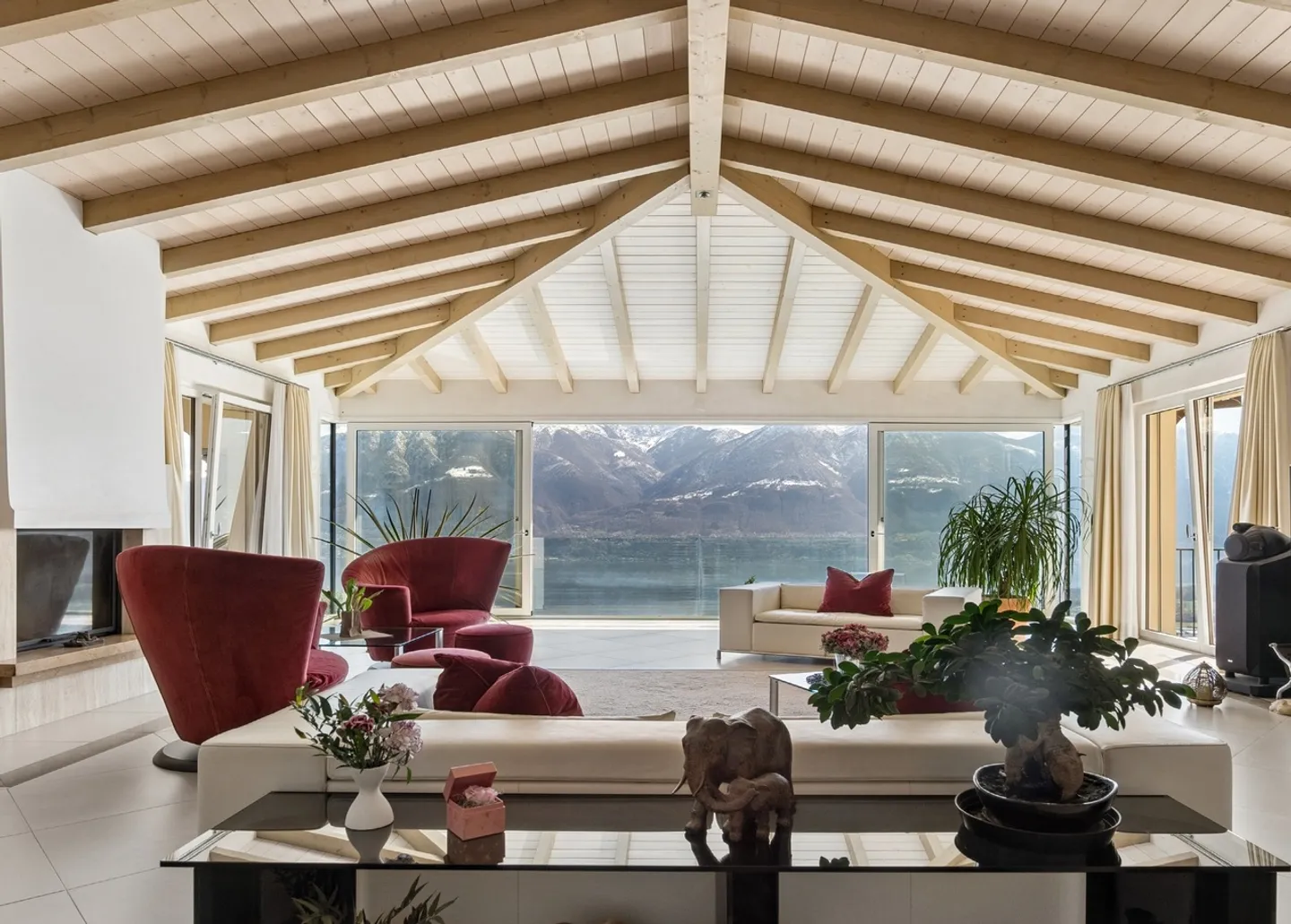 Uncertain Times: Your Safe Haven in the Heart of Switzerland - Photo 6 of 22