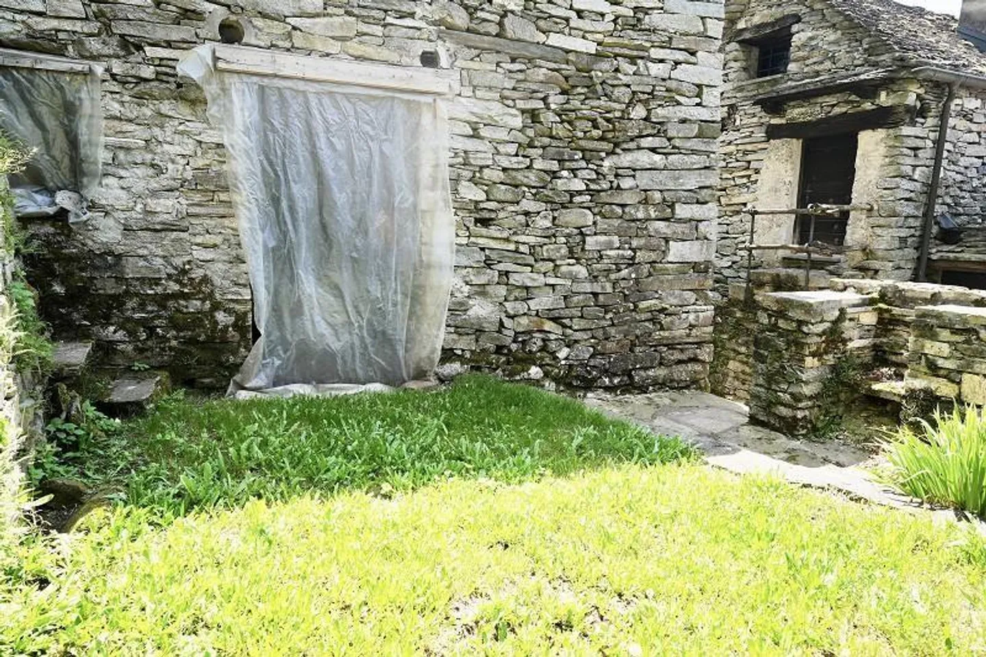 Rustico di 3 stanze da ristrutturare con giardino, molto tranquillo e soleggiato - Foto 9 di 22