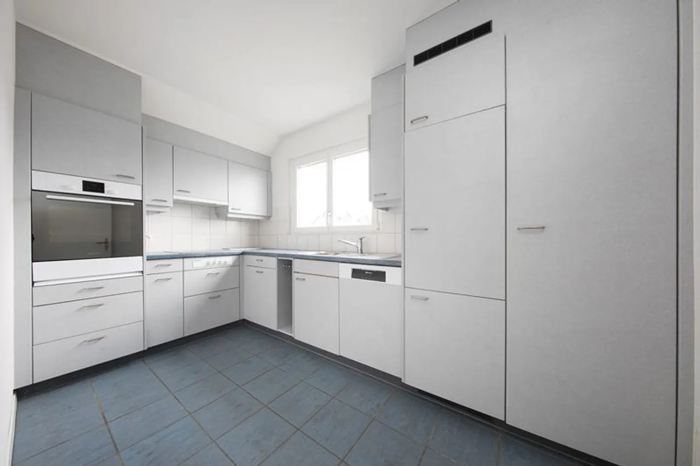 Bellissimo e moderno appartamento mansardato - Foto 2 di 8