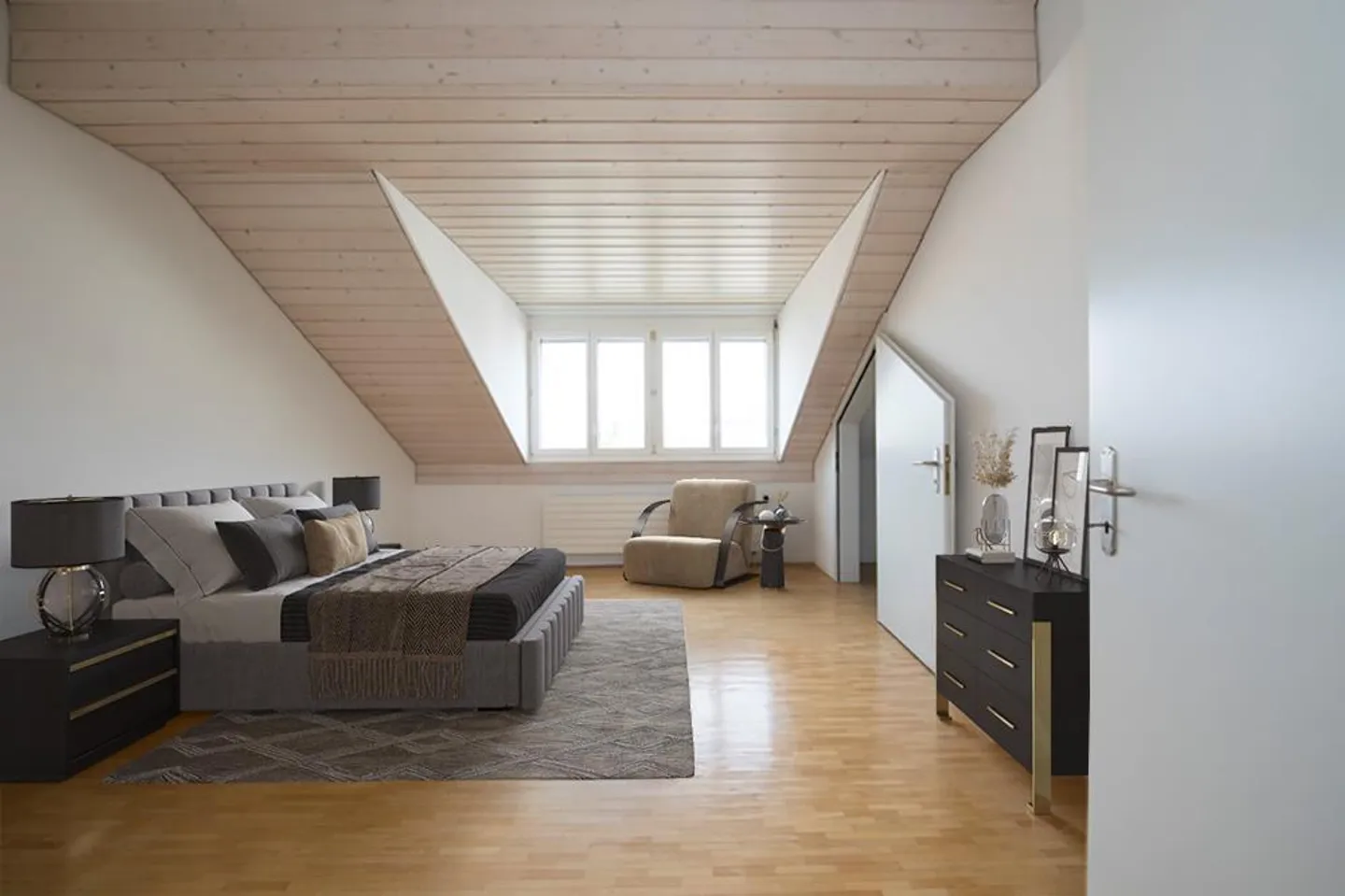 Bellissimo e moderno appartamento mansardato - Foto 4 di 8