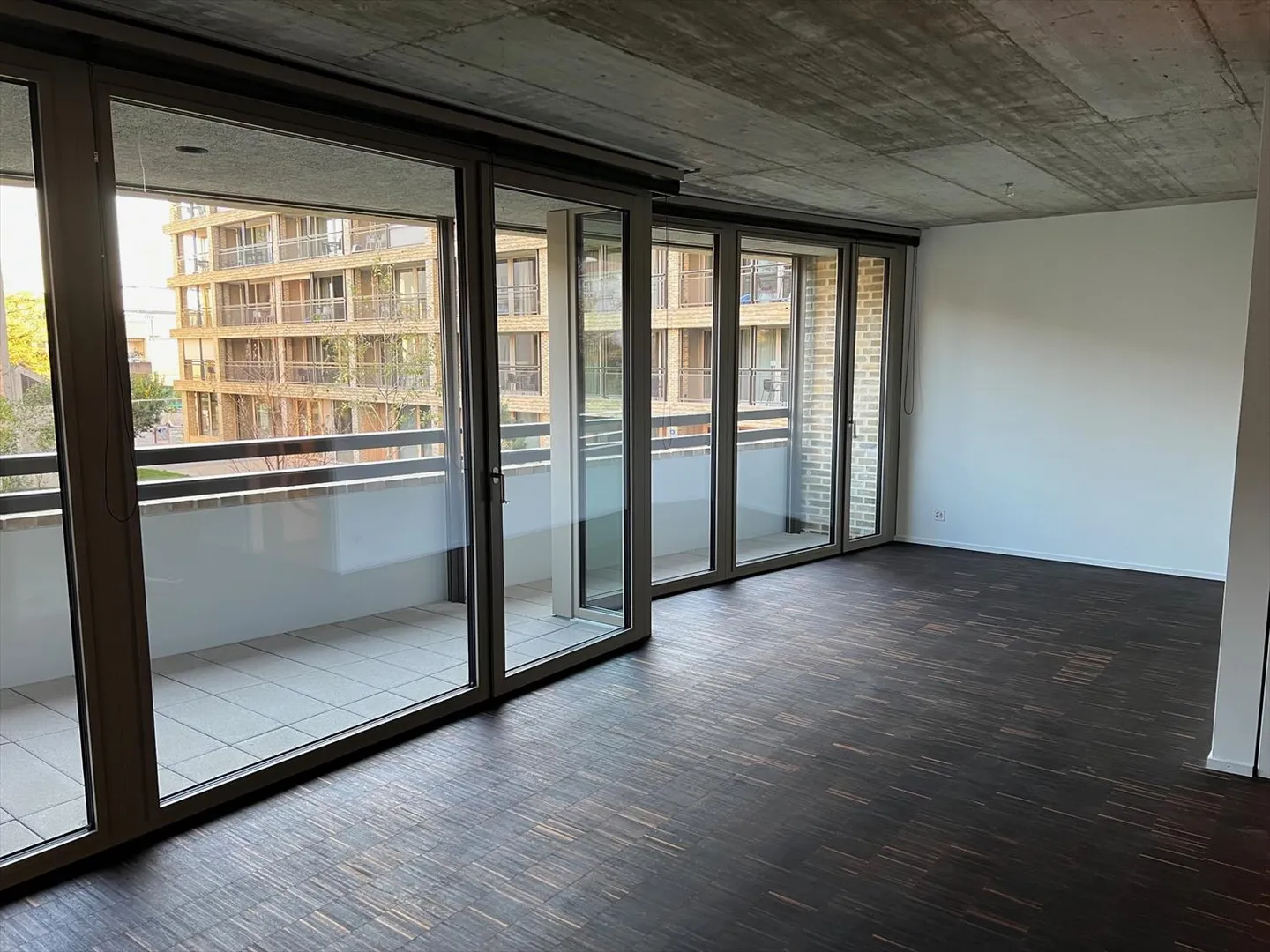 Your ideally shaped apartment with a view of the Rhine is waiting for you! - Photo 1 of 5