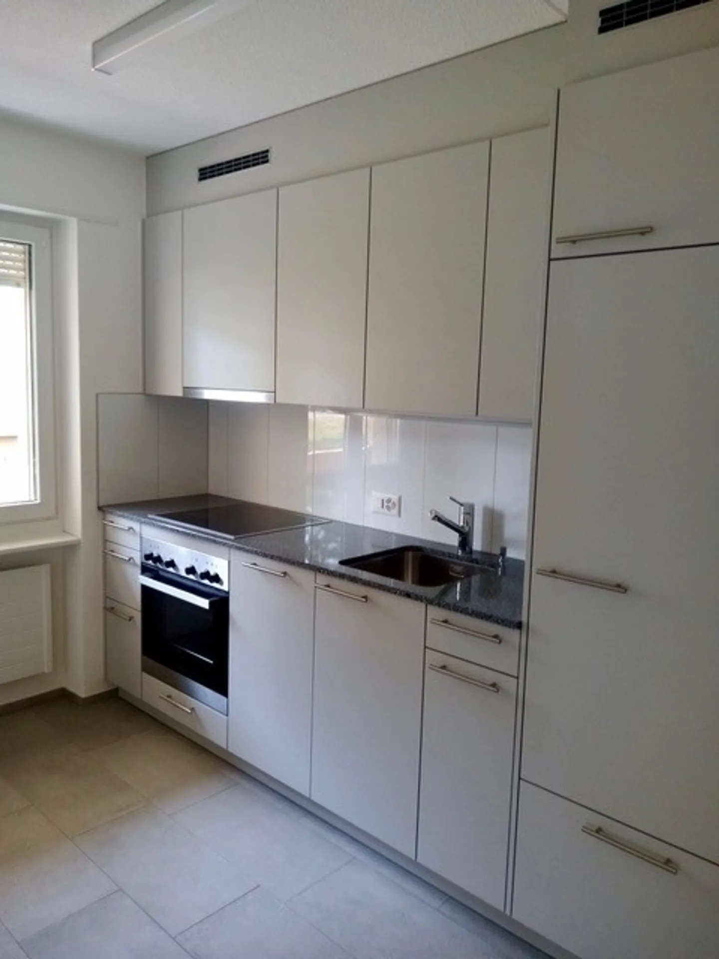 Appartement pratique et rénové de 4 pièces à louer - Photo 1 sur 6