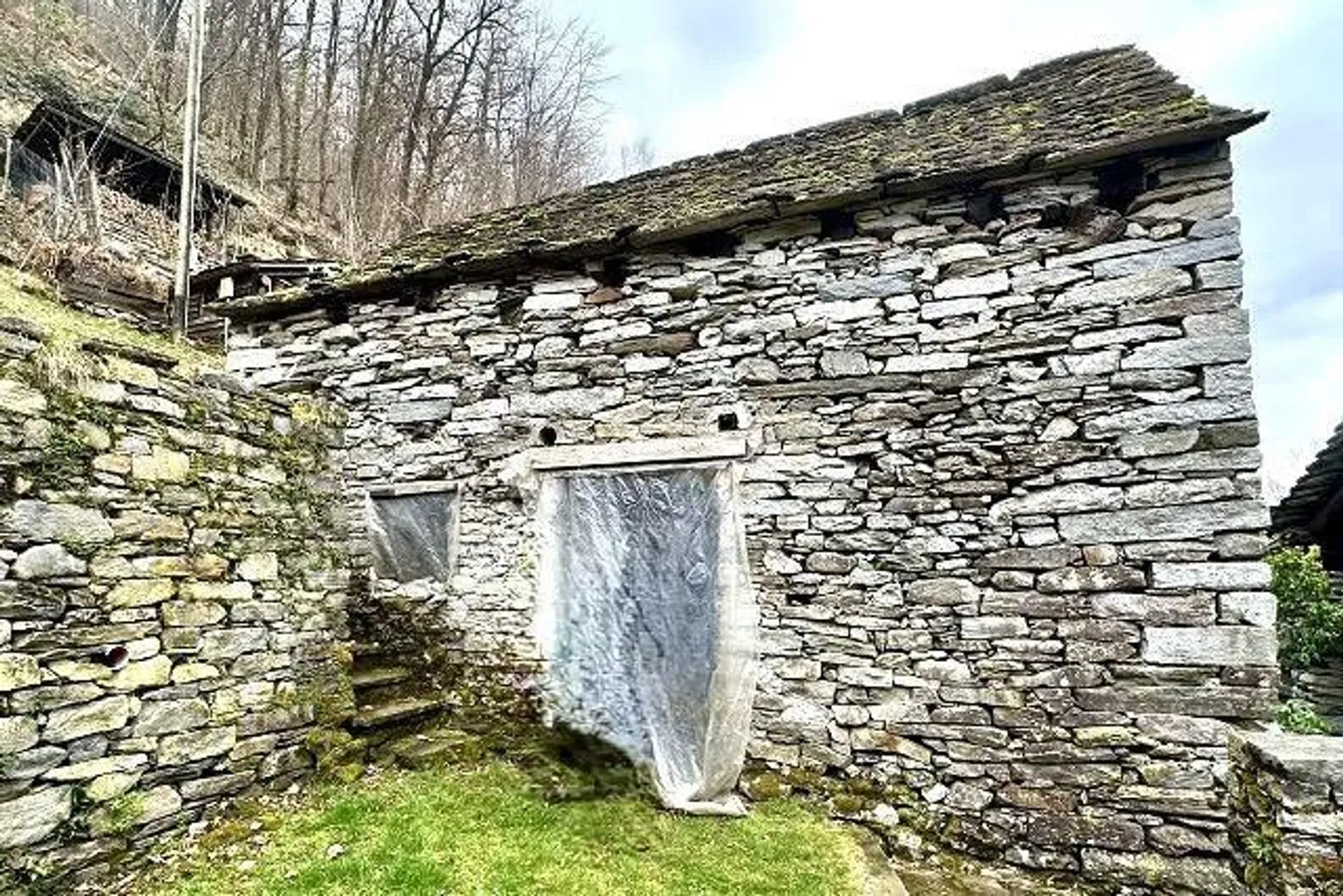 Rustico di 3 stanze da ristrutturare con giardino, molto tranquillo e soleggiato - Foto 14 di 22