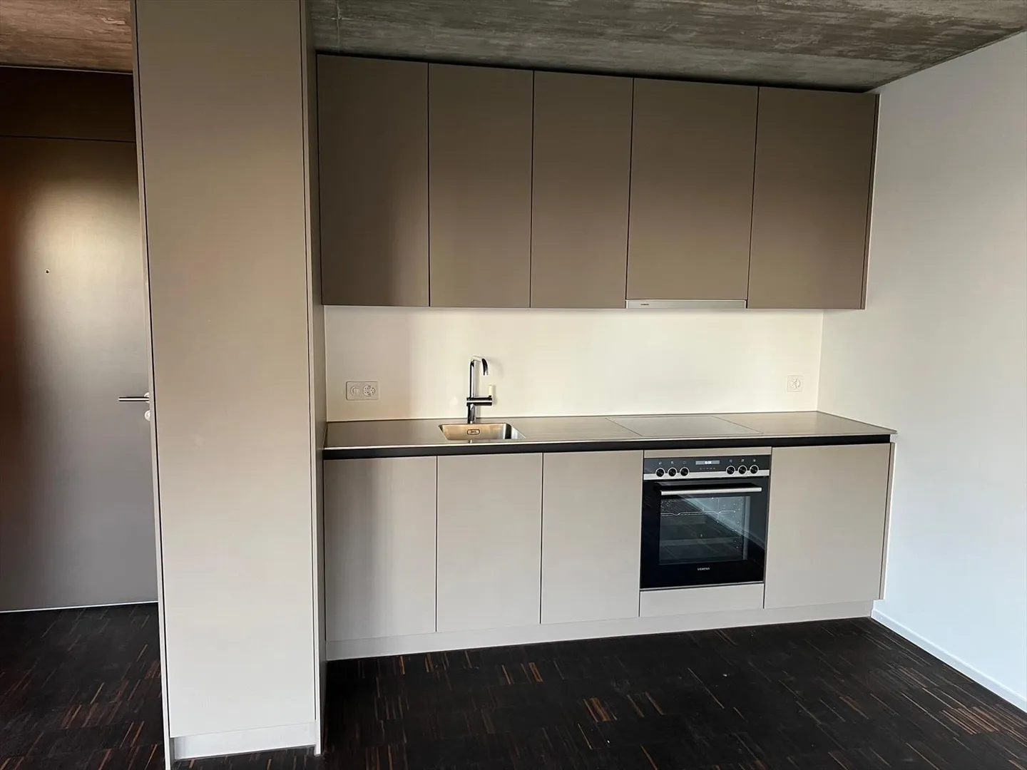 Your ideally shaped apartment with a view of the Rhine is waiting for you! - Photo 5 of 5