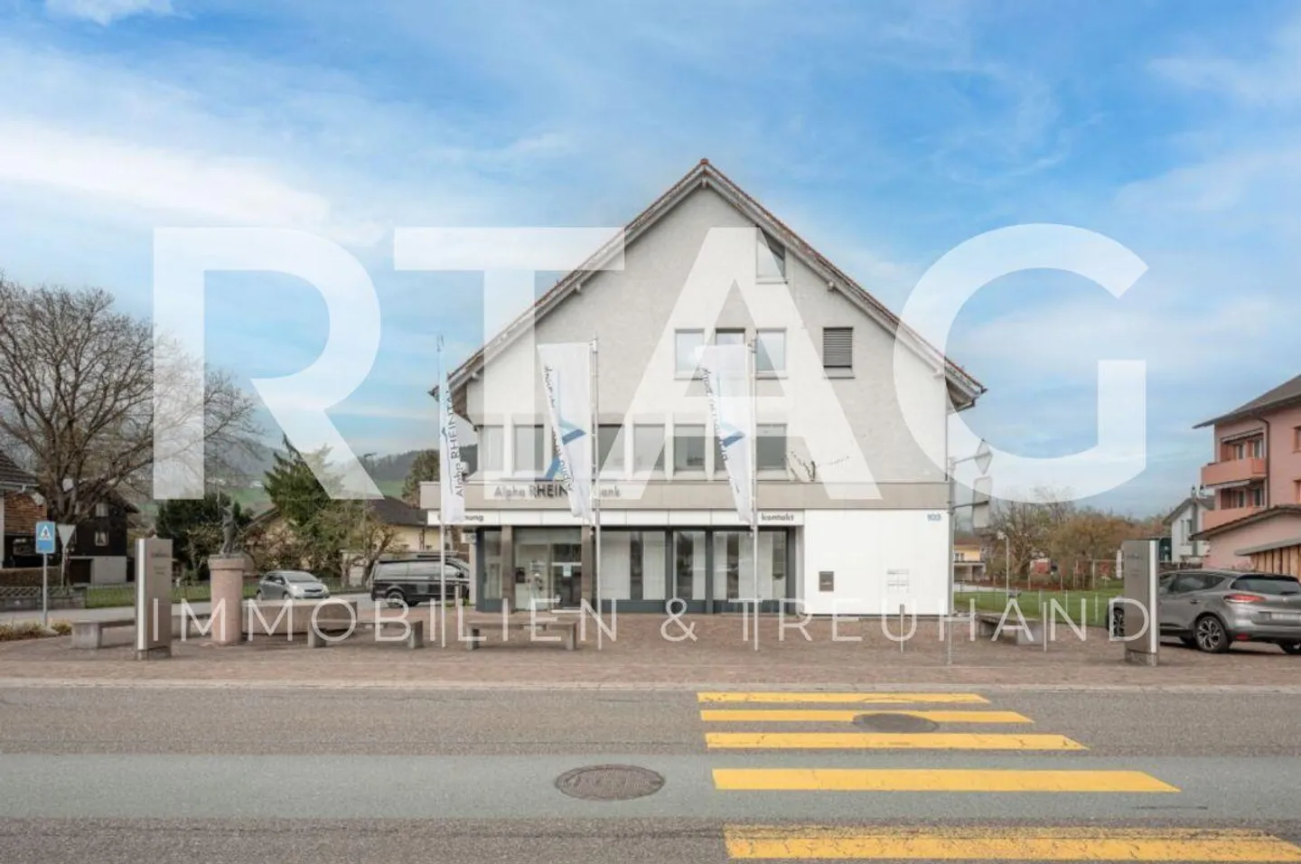 Praxisräumlichkeiten - Foto 1 di 8