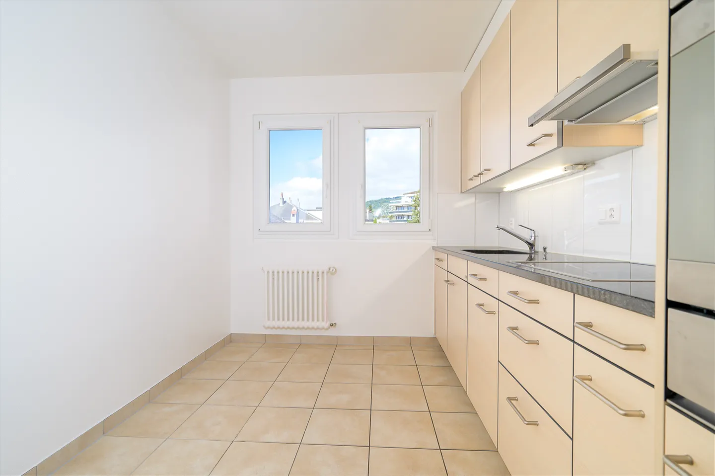 Apartment for rent - Photo 5 of 9