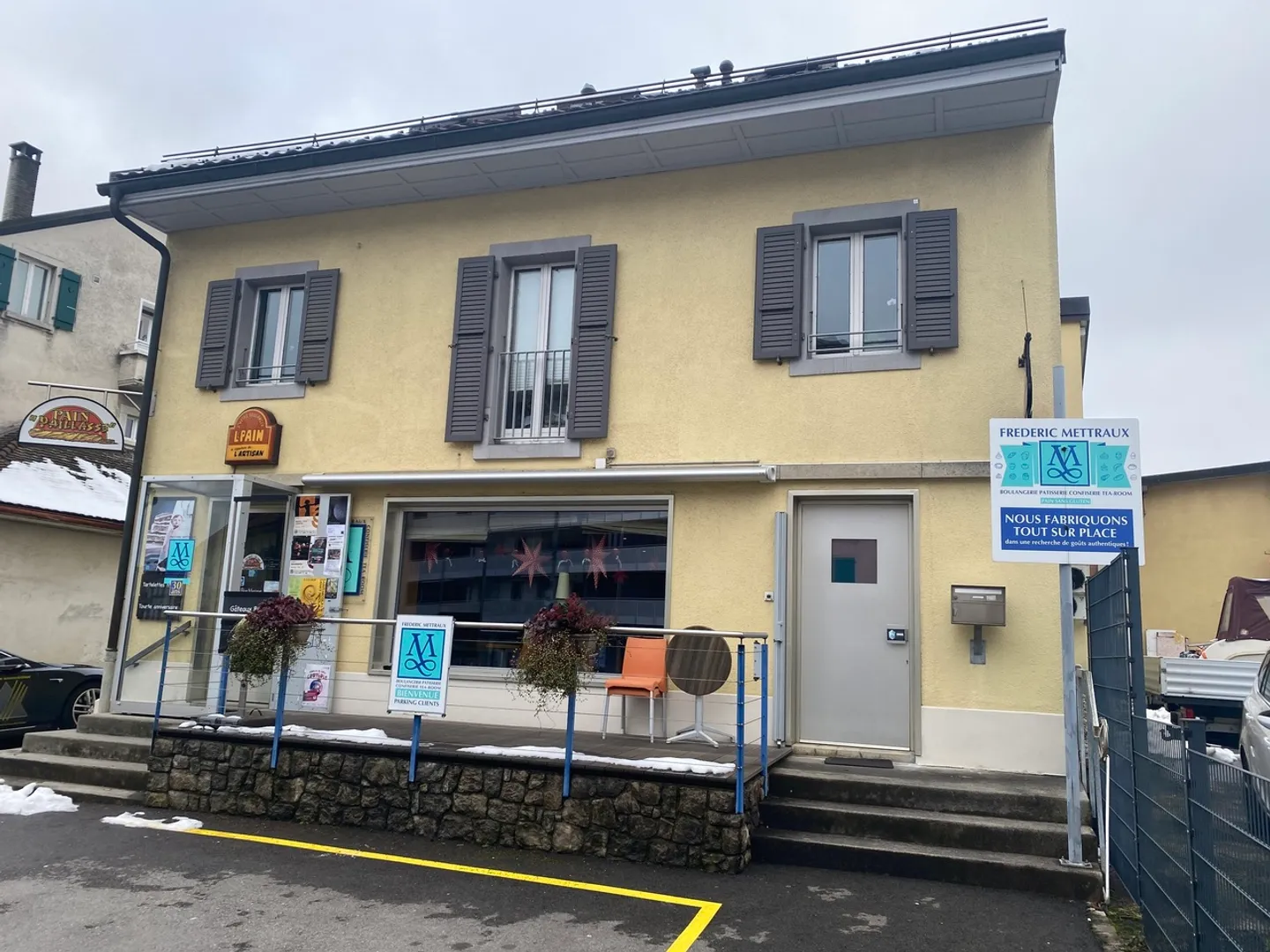 Belle bâtisse commerciale et résidentielle à vendre à Bulle - Photo 1 sur 15