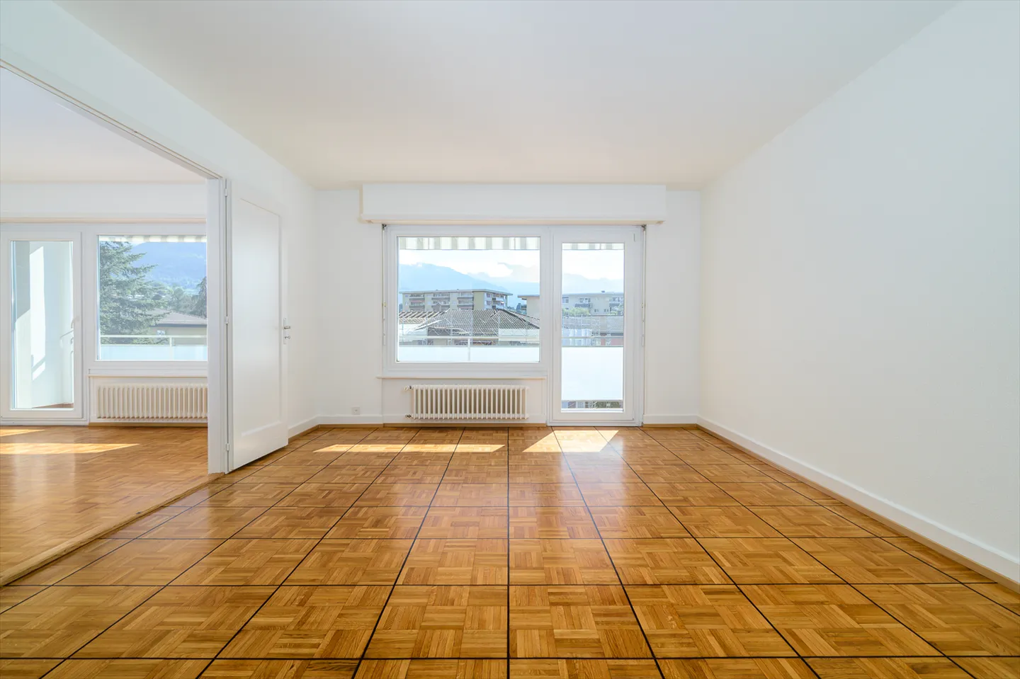 Apartment for rent - Photo 4 of 9