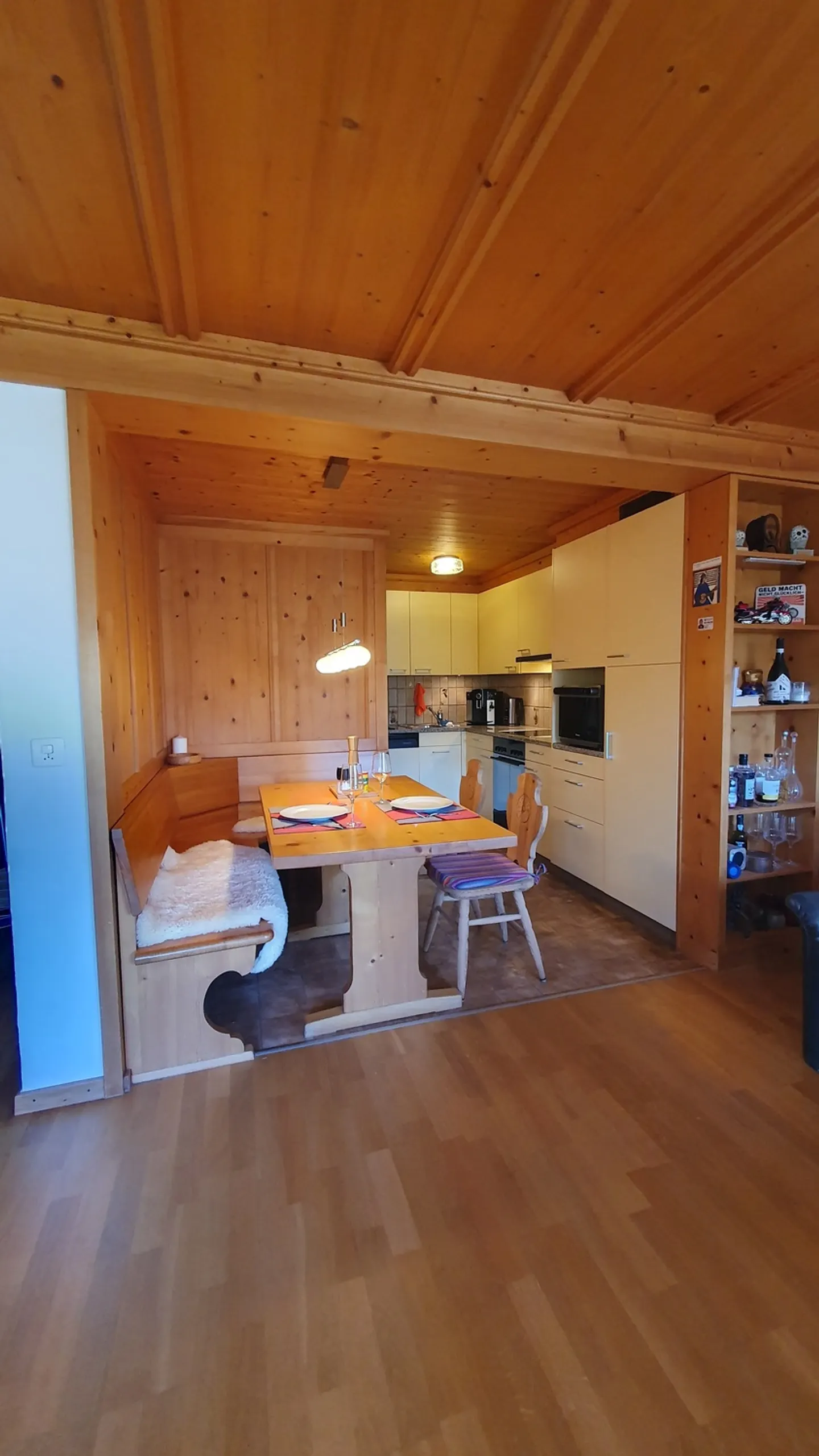 Chalet with Stunning Mountain Views - Photo 3 of 10