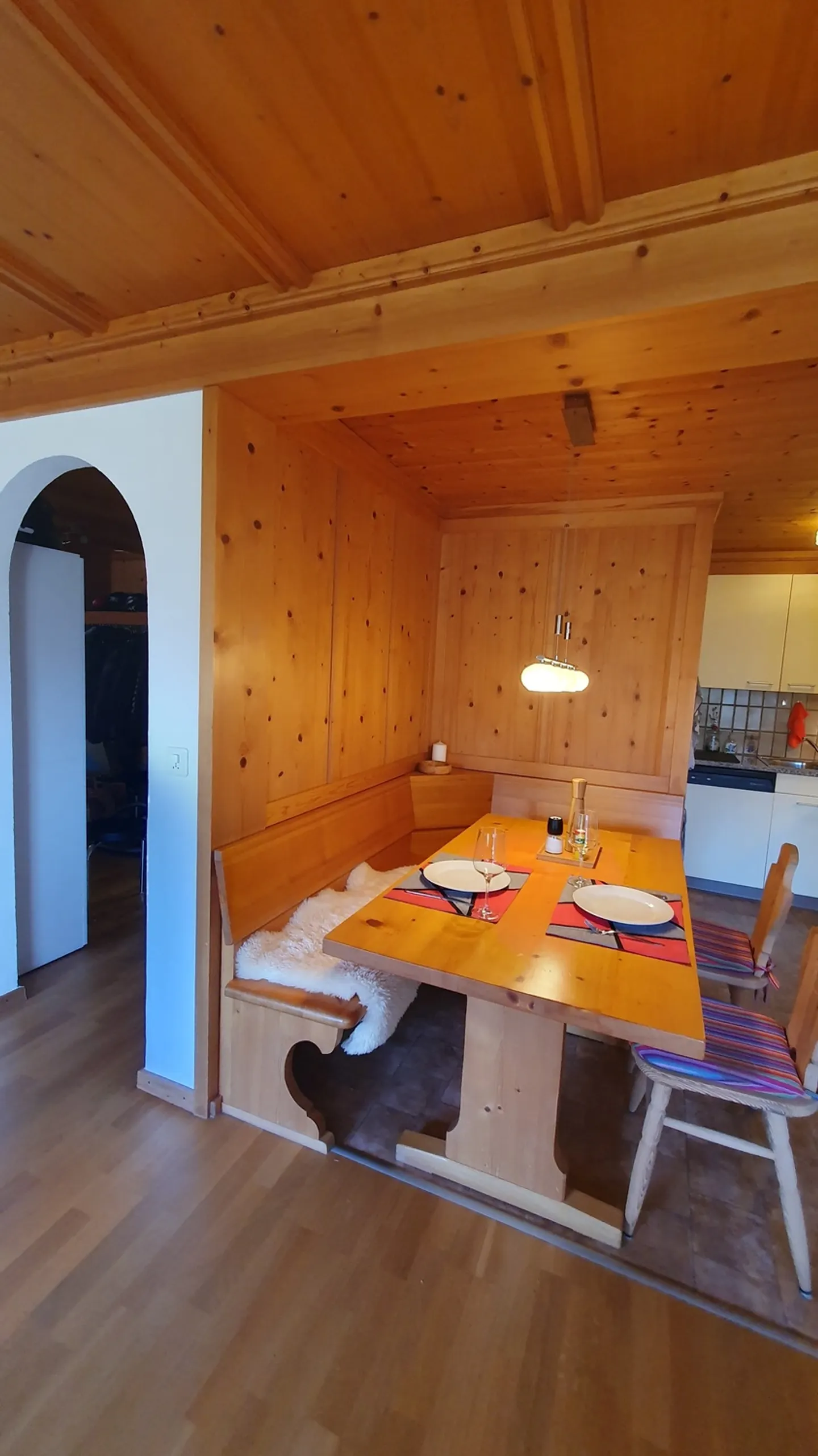 Chalet with Stunning Mountain Views - Photo 4 of 10