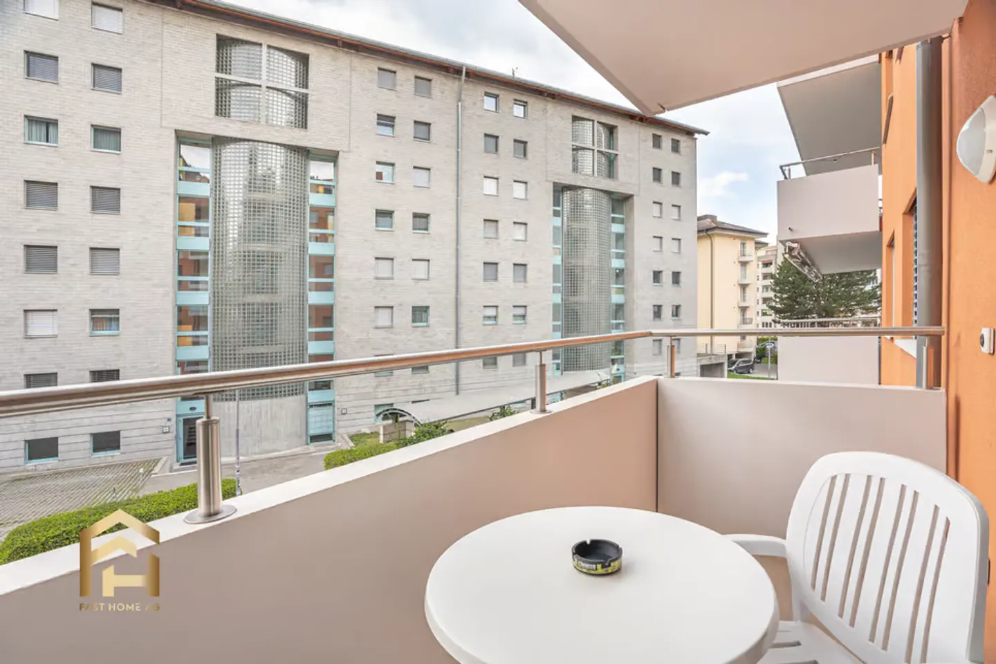 Centrally Located 2.5 Room Apartment for Rent - Photo 8 of 8