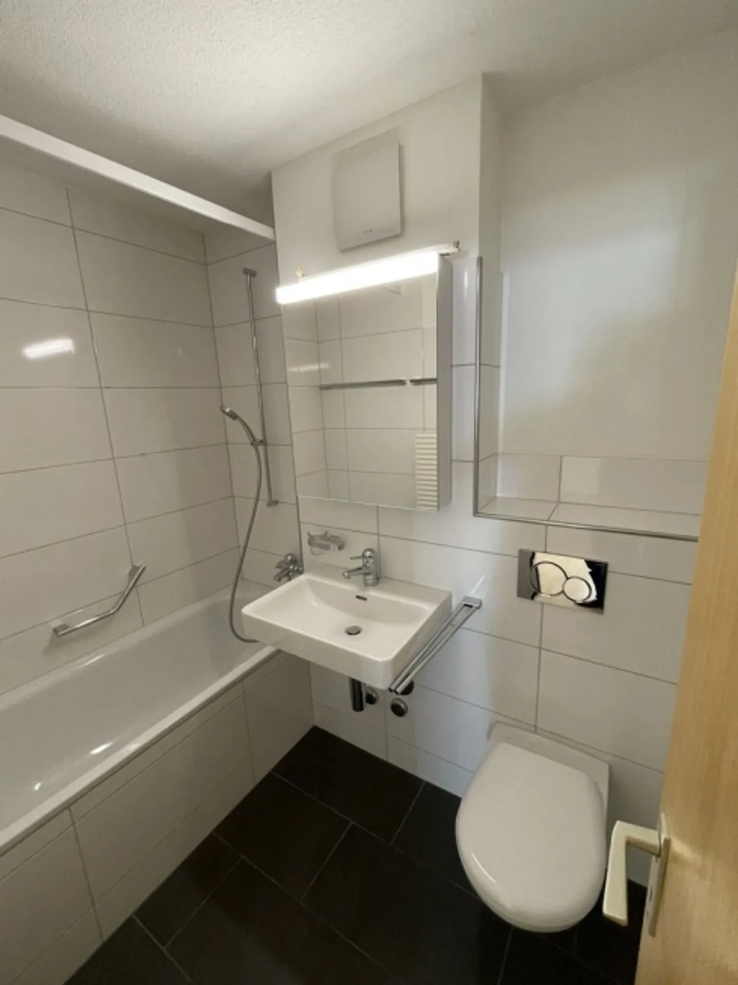 Apartment for rent - Photo 3 of 8