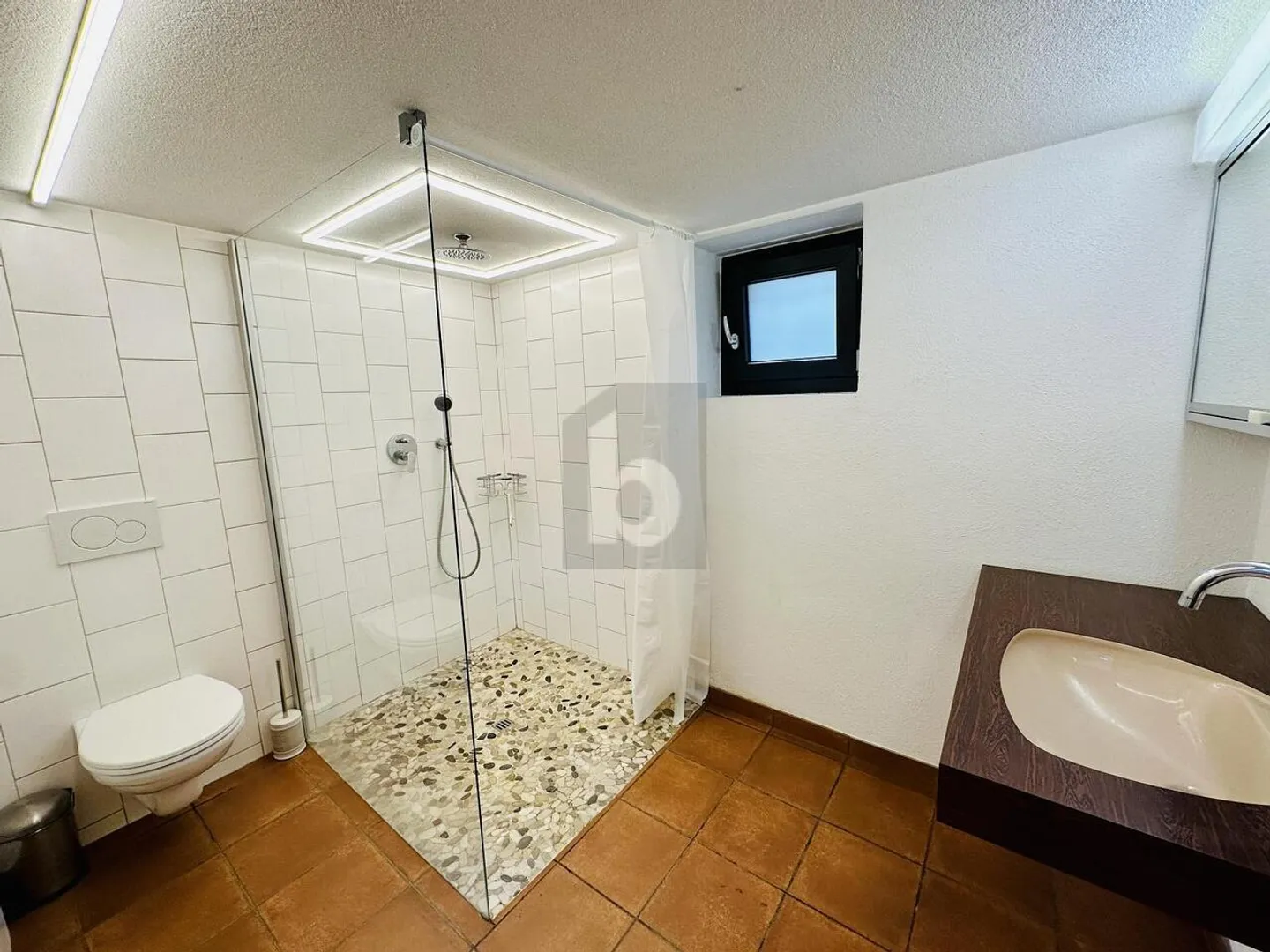 RENOVATED WITH CARE, IN THE CENTER OF THE OLD VILLAGE - Photo 5 of 6