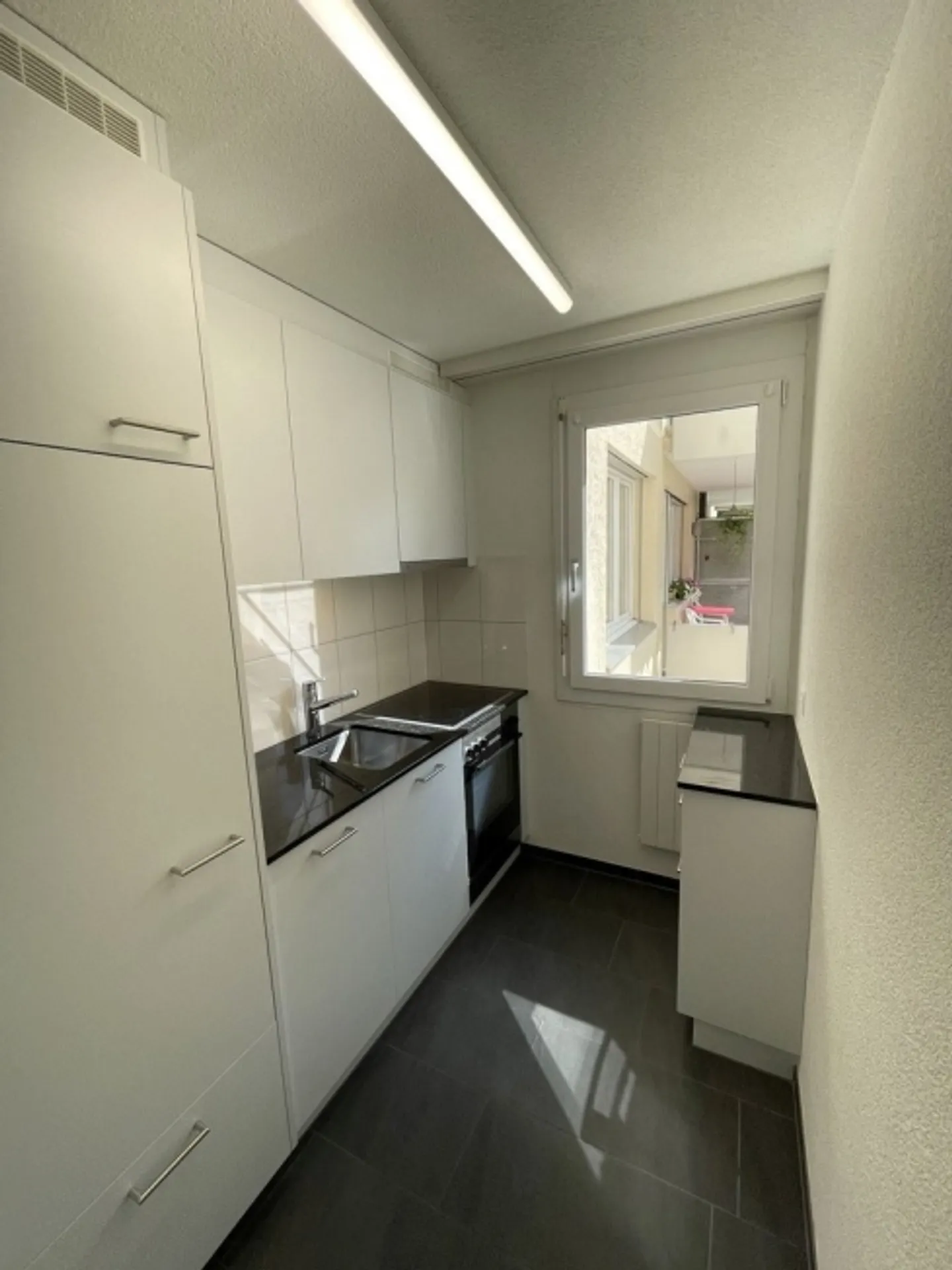 Apartment for rent - Photo 2 of 8