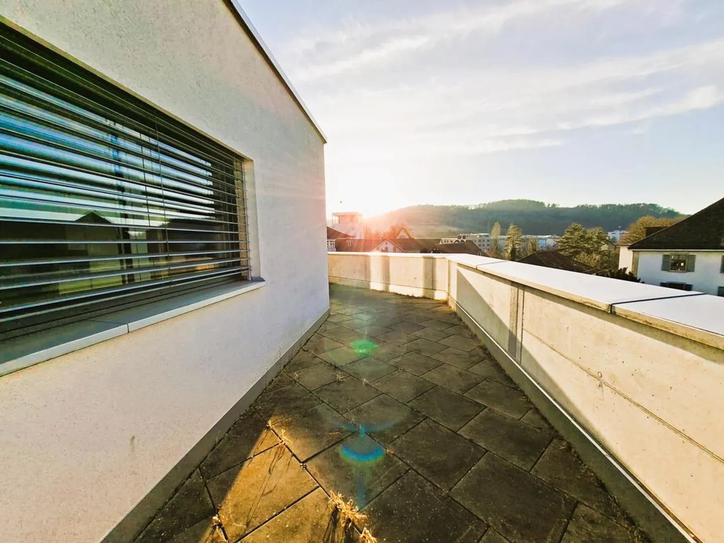 Moderno attico con due terrazze - Foto 6 di 8