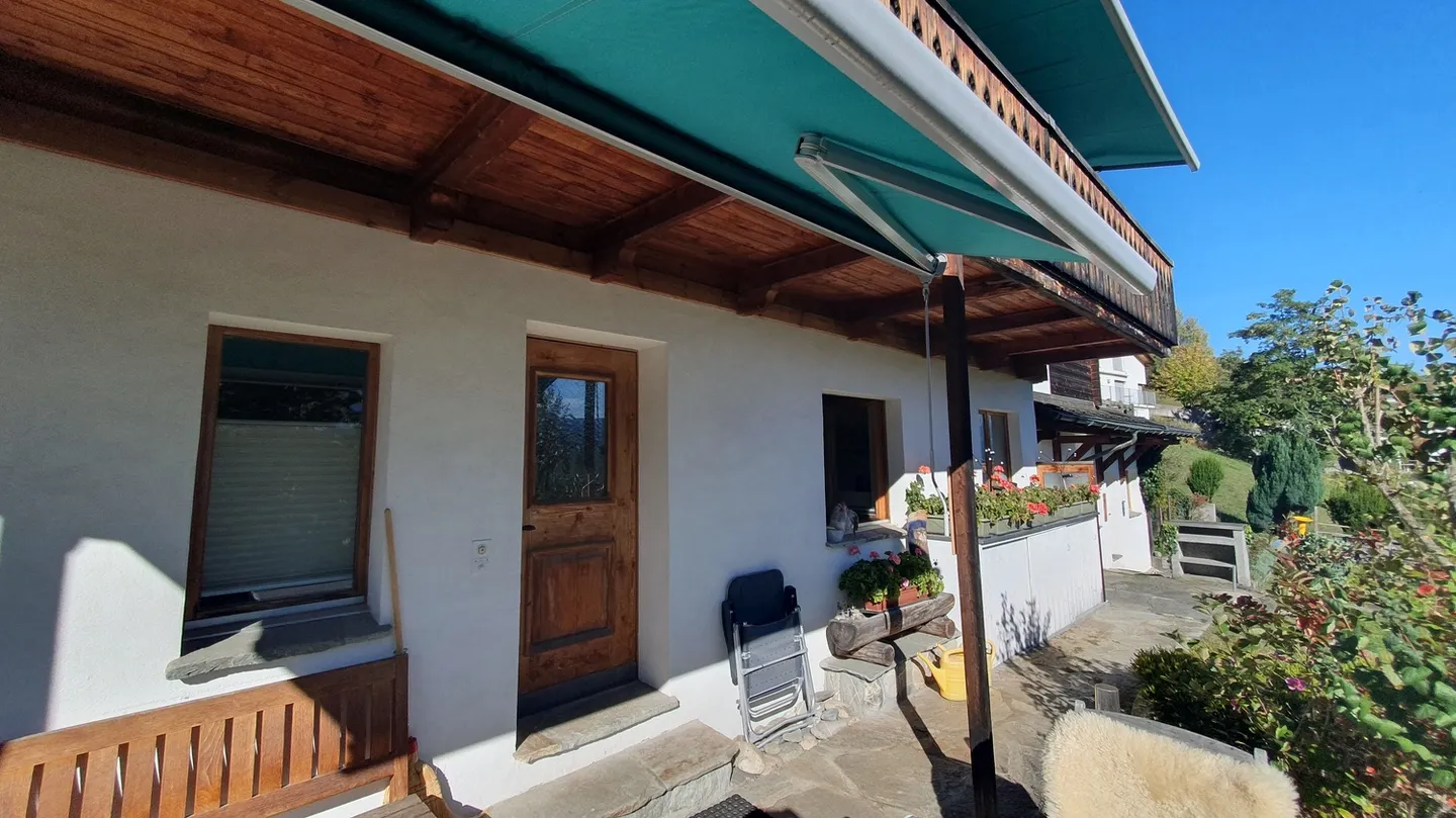 Chalet with Stunning Mountain Views - Photo 9 of 10