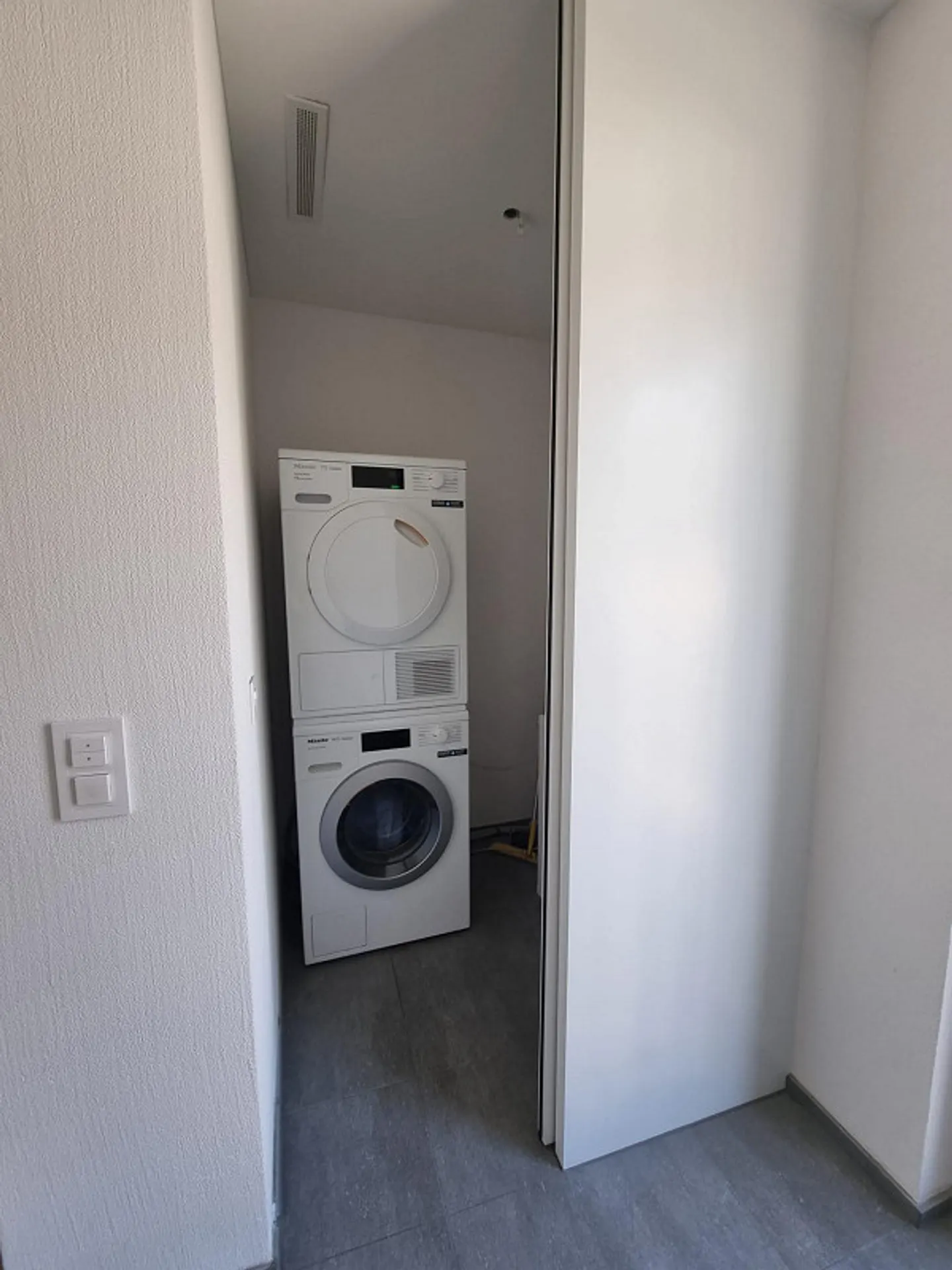 Bright Attic Apartment, 70sqm, high standard, 2 terraces with 26sqm - Photo 11 of 19