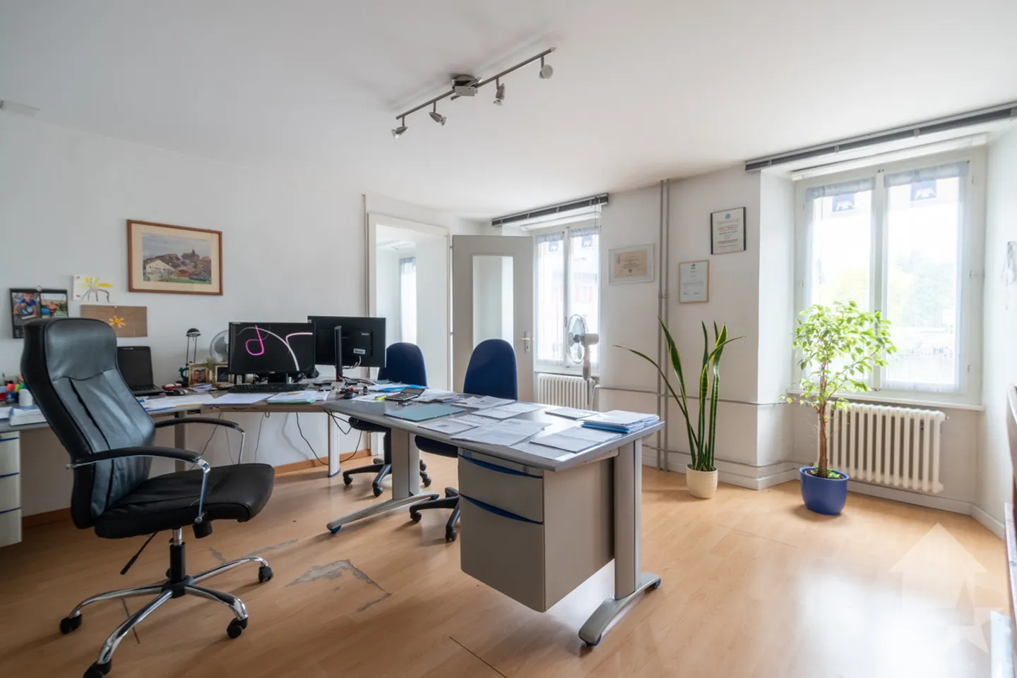 Ertragsgebäude (4,9% netto) im Stadtzentrum von Monthey - Foto 4 von 8