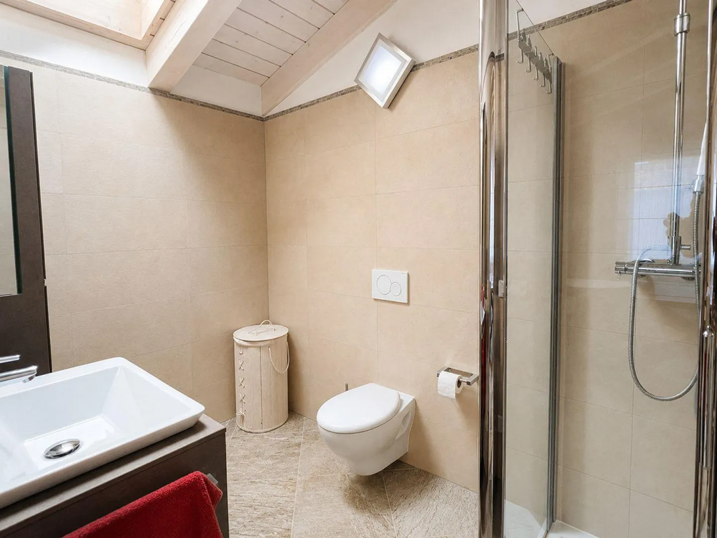 Casa esclusiva con alto standard e ascensore interno - Foto 15 di 22