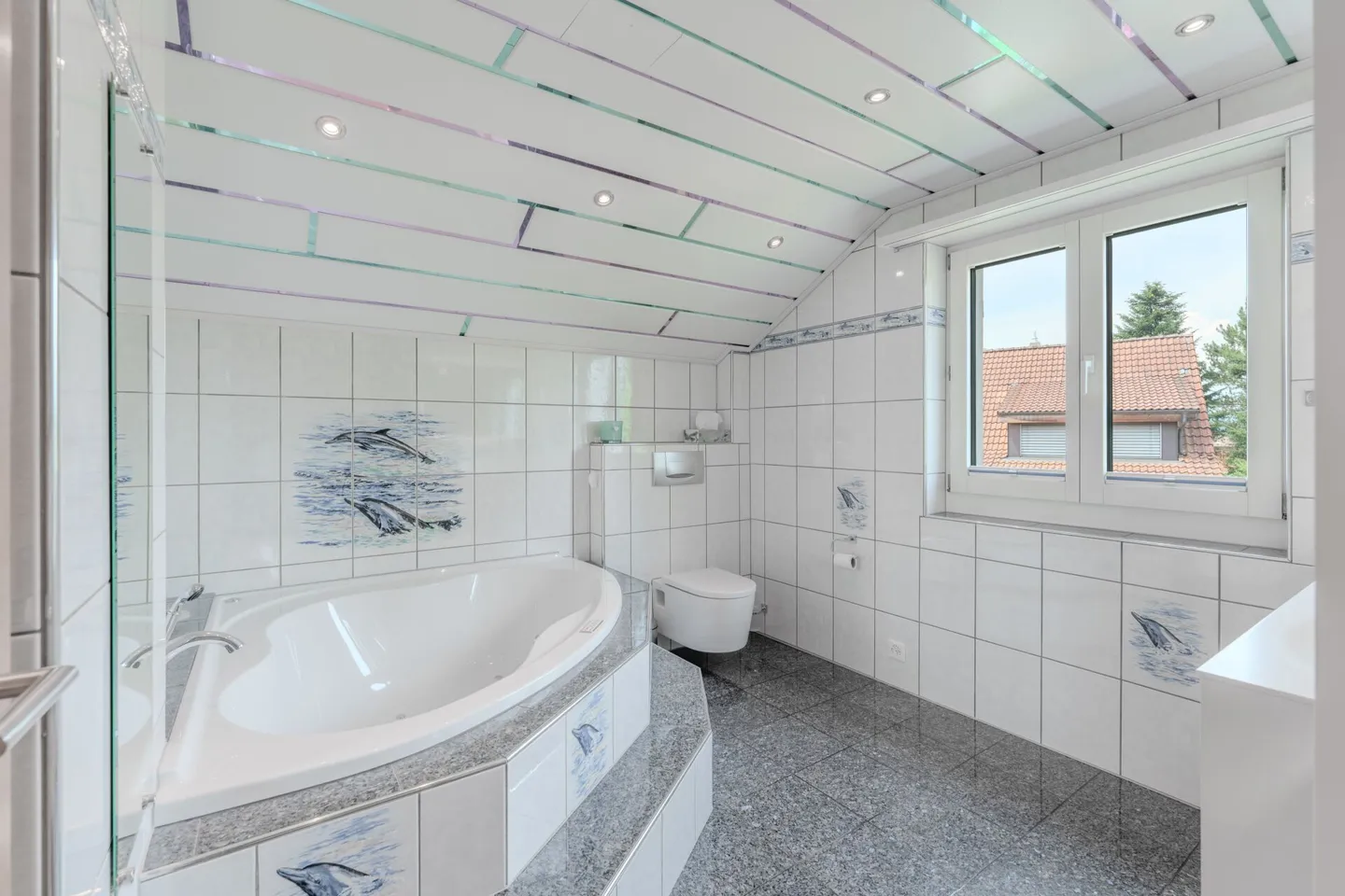 Geräumiges freistehendes Haus - Foto 4 von 15