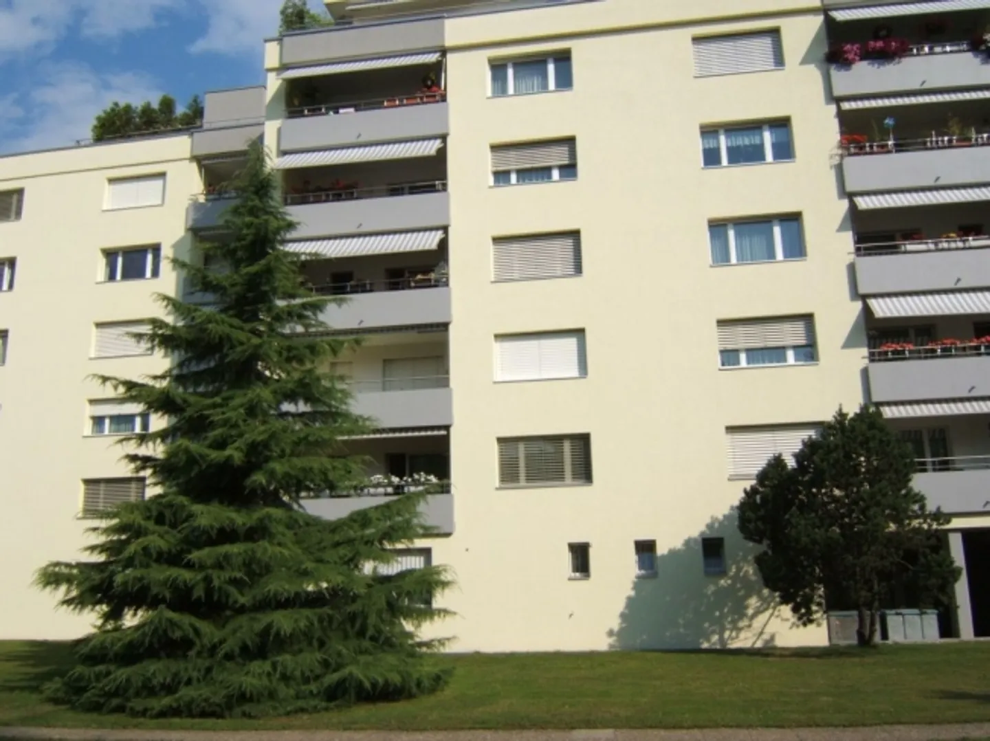 Parkplatz in Dietikon - Foto 1 von 1