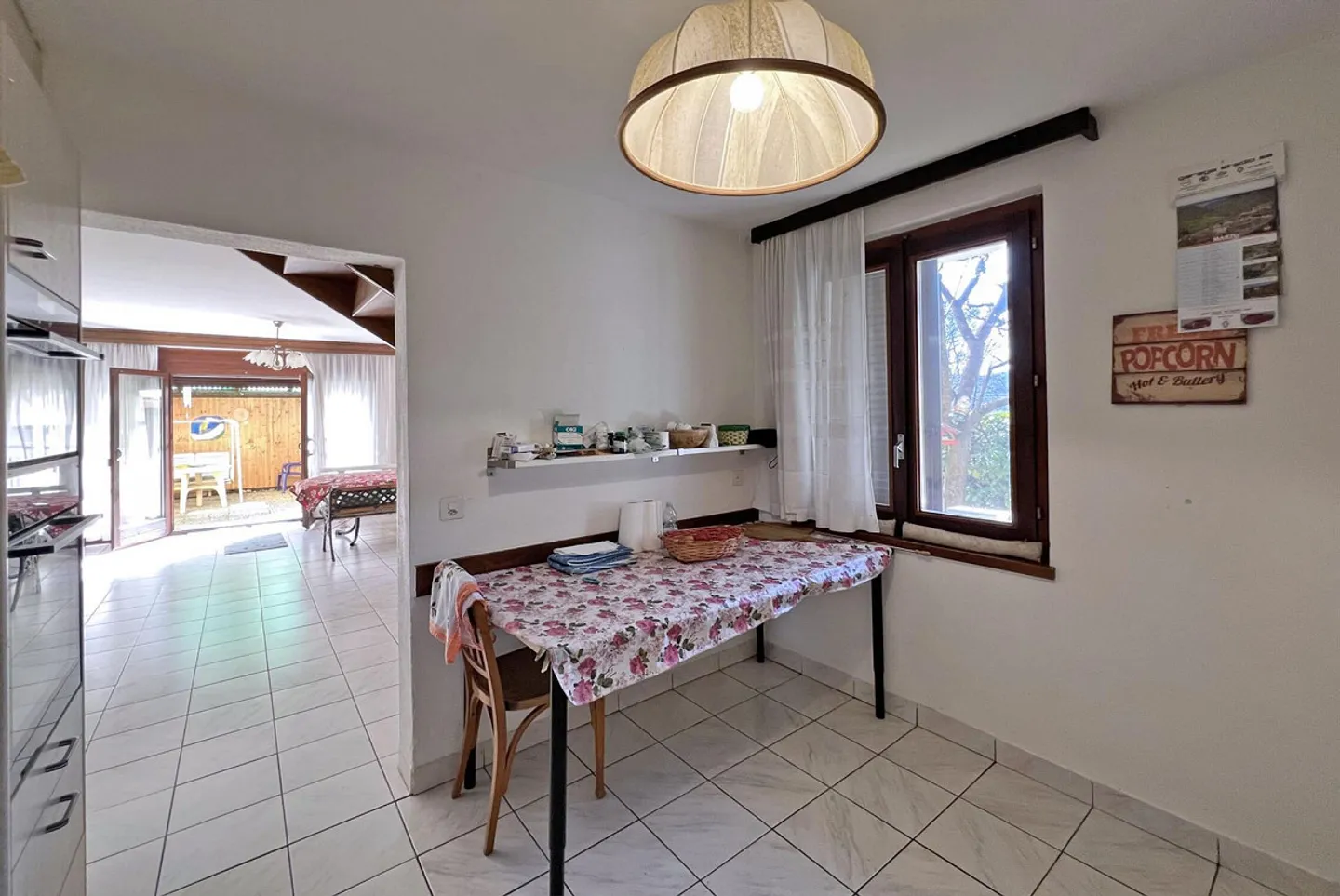 ZU VERMIETEN CHARMIERENDE 4.5-ZIMMER-HAUS MIT PATIO IN CADRO - Foto 4 von 9