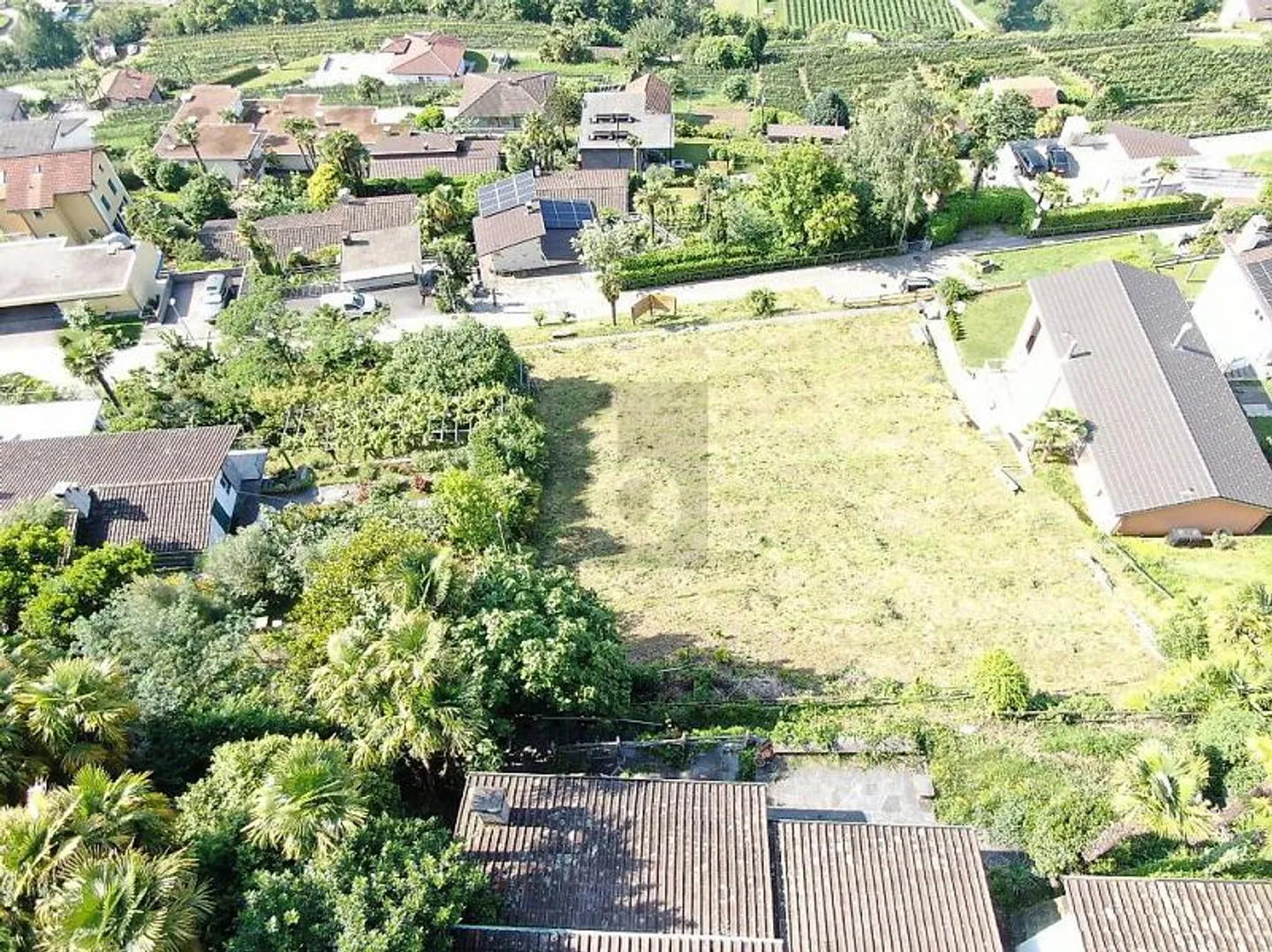 SPACIEUX DANS UN EMPLACEMENT ENSOLEILLÉ AVEC VUE - Photo 3 sur 6