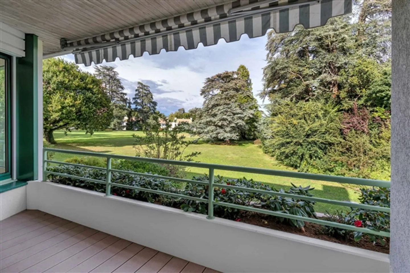 «Außergewöhnliches Duplex-Penthouse mit 100 m2 Terrasse - nur einen Steinwurf vom See entfernt» - Foto 5 di 13