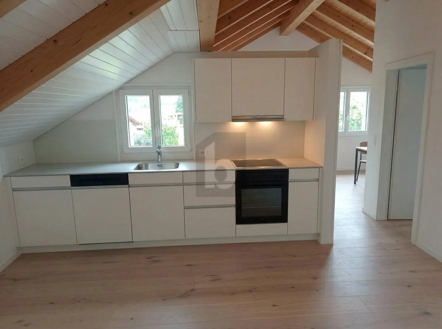 CENTRALE CON TERRAZZA SUL TETTO E GIARDINO - Foto 1 di 4