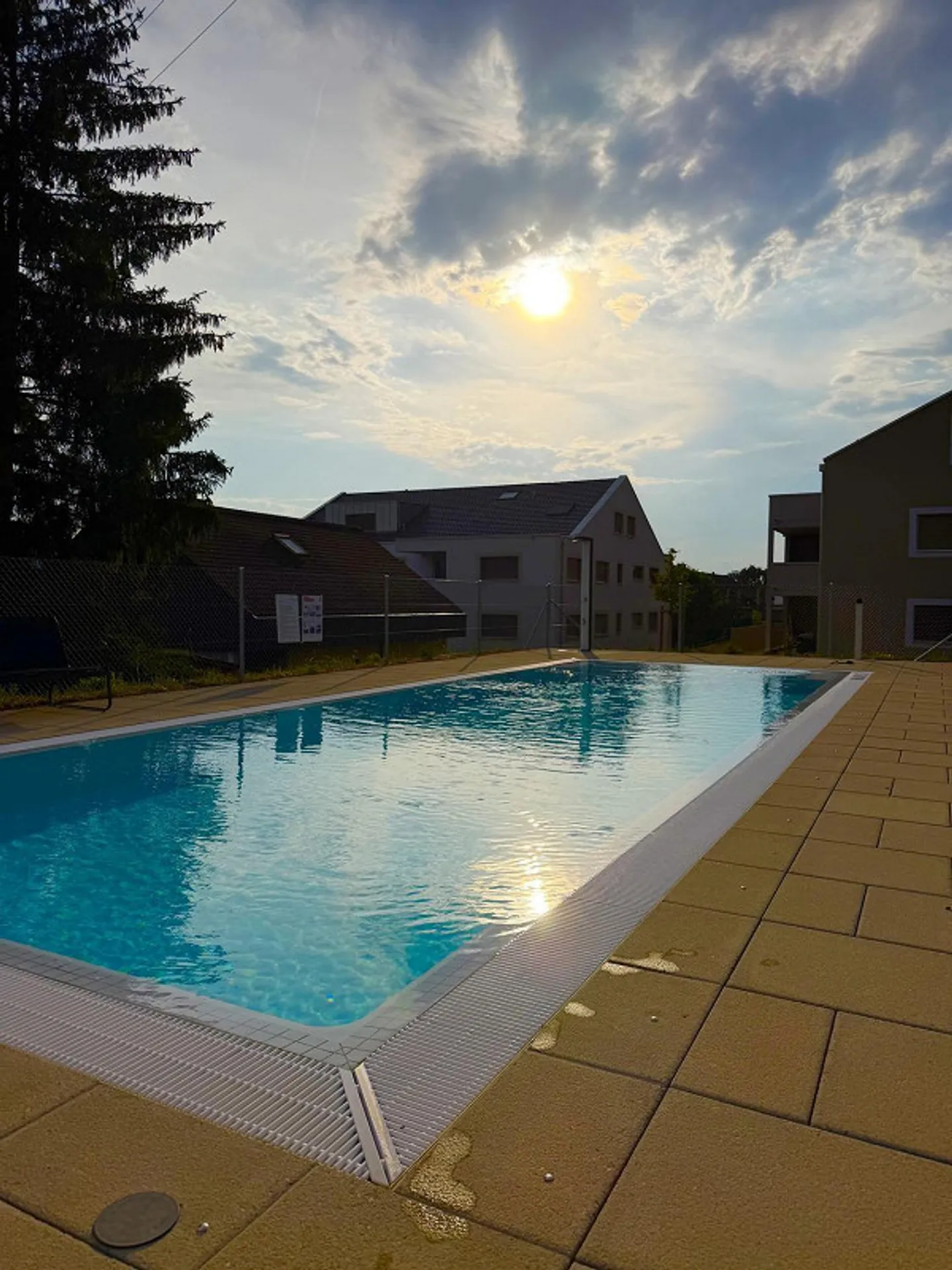 Helle Wohnung mit Pool - Foto 2 von 7