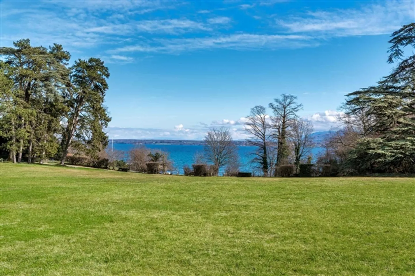 «Außergewöhnliches Duplex-Penthouse mit 100 m2 Terrasse - nur einen Steinwurf vom See entfernt» - Foto 13 di 13
