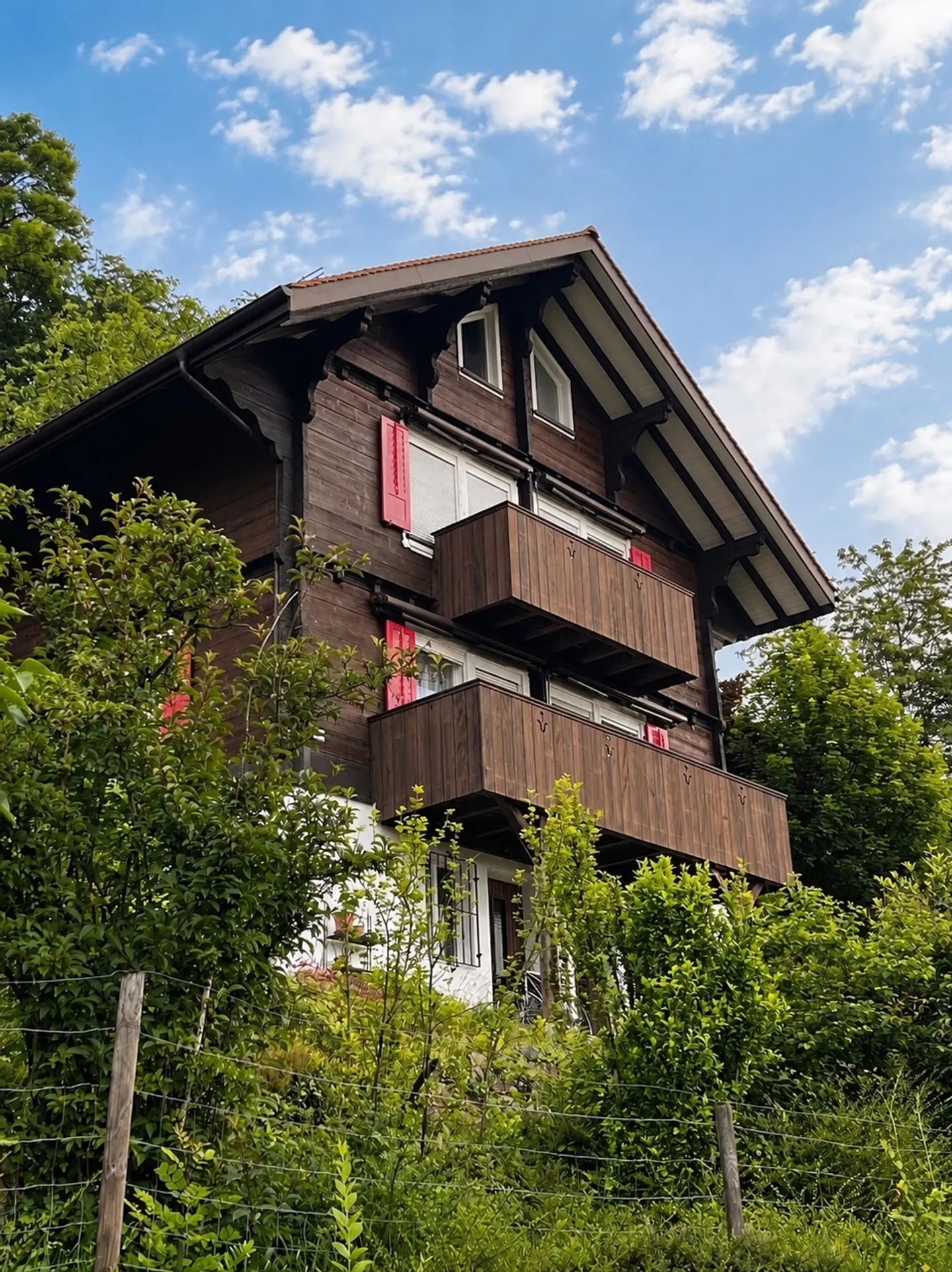 Charming House in Chalet Style, Surrounded by Nature and with Beautiful Views - Photo 1 of 13