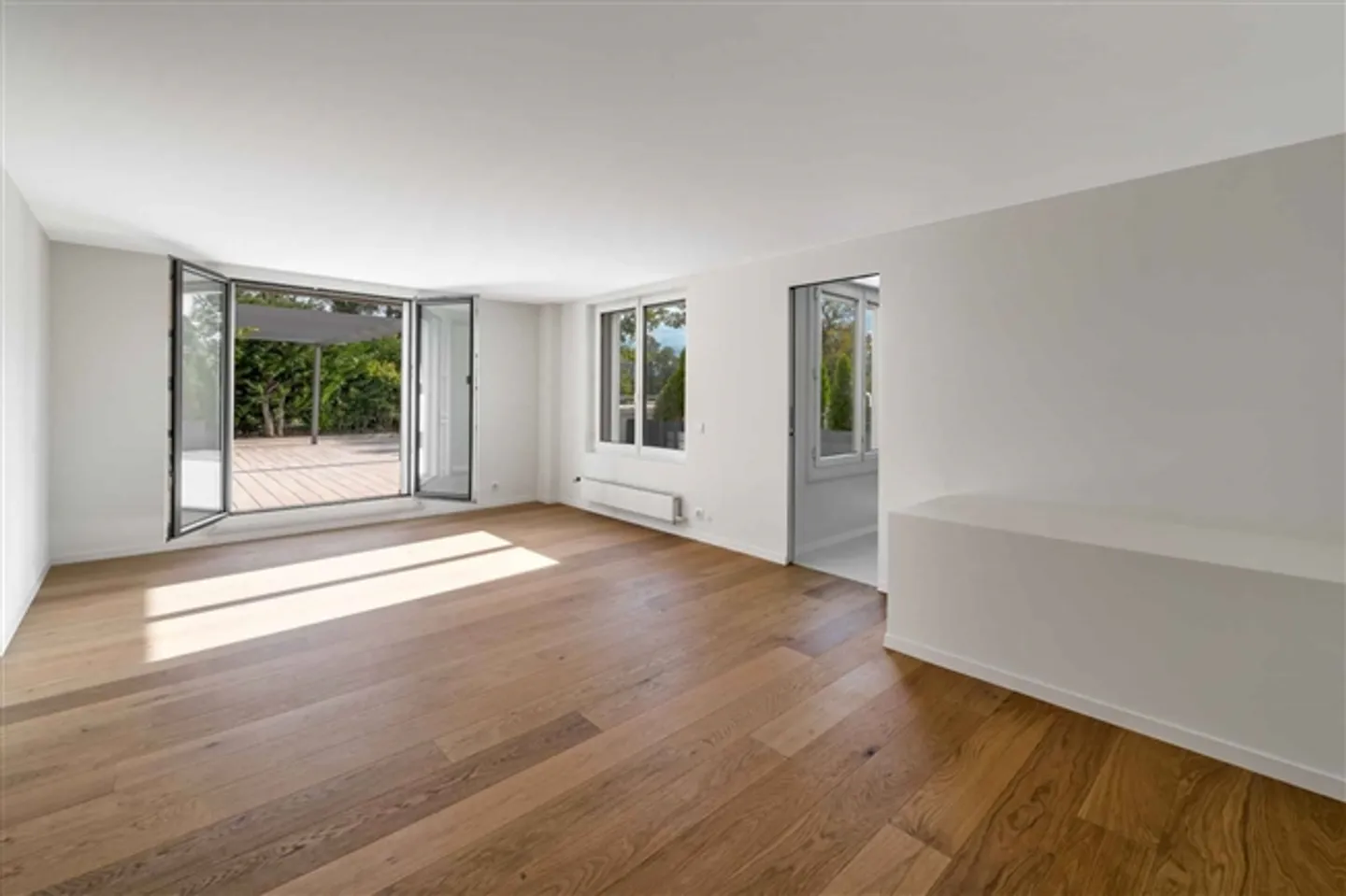 «Außergewöhnliches Duplex-Penthouse mit 100 m2 Terrasse - nur einen Steinwurf vom See entfernt» - Foto 10 di 13