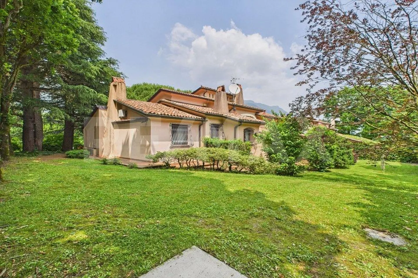 Villa 12 pièces - Foto 1 von 13