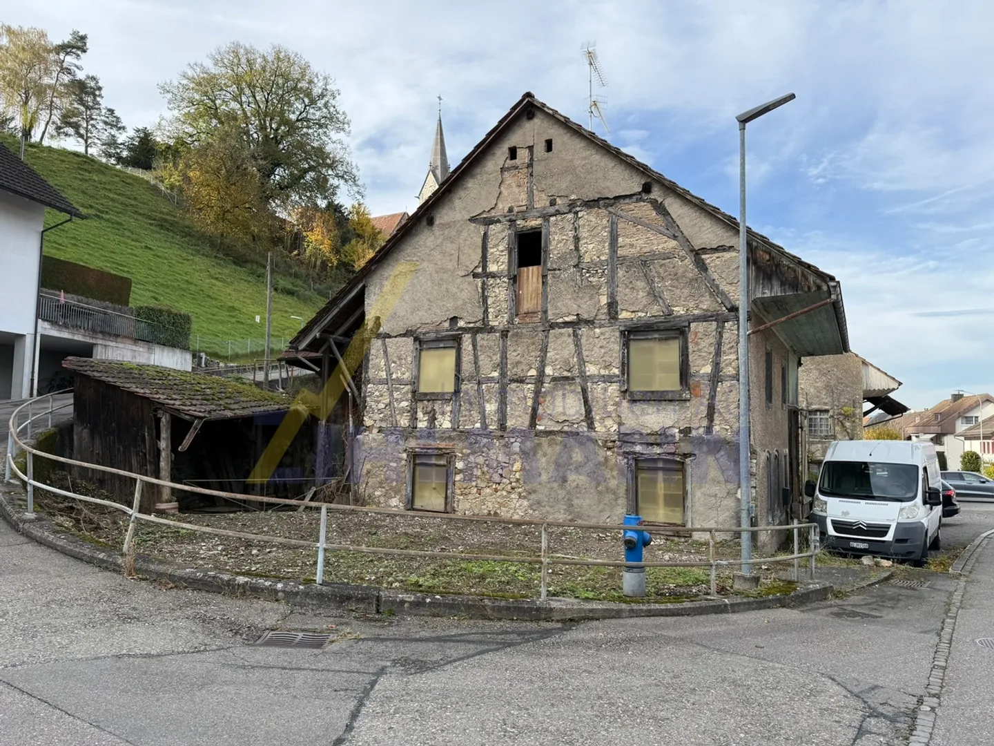 Casa da ristrutturare nel cuore di Würenlingen - Foto 2 di 8