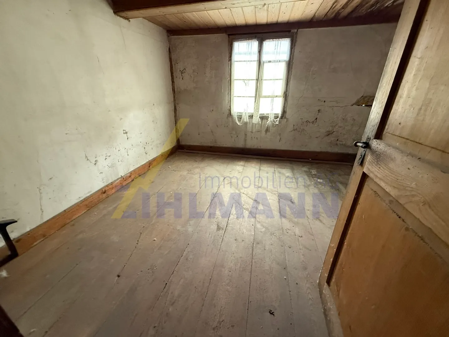 Casa da ristrutturare nel cuore di Würenlingen - Foto 7 di 8